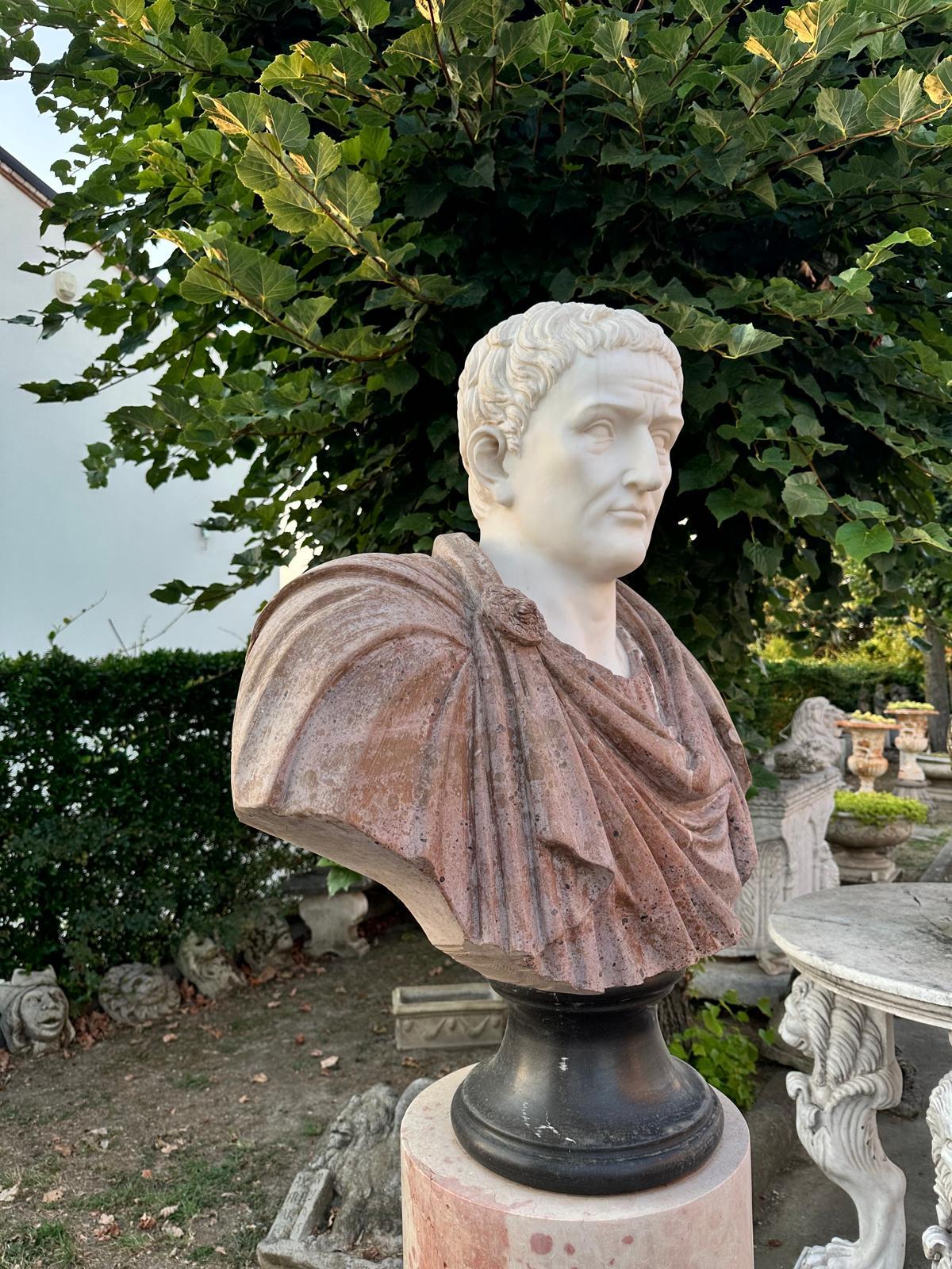 Enorme  Busto in marmo di un imperatore romano 95 cm In condizioni buone in vendita a Madrid, ES