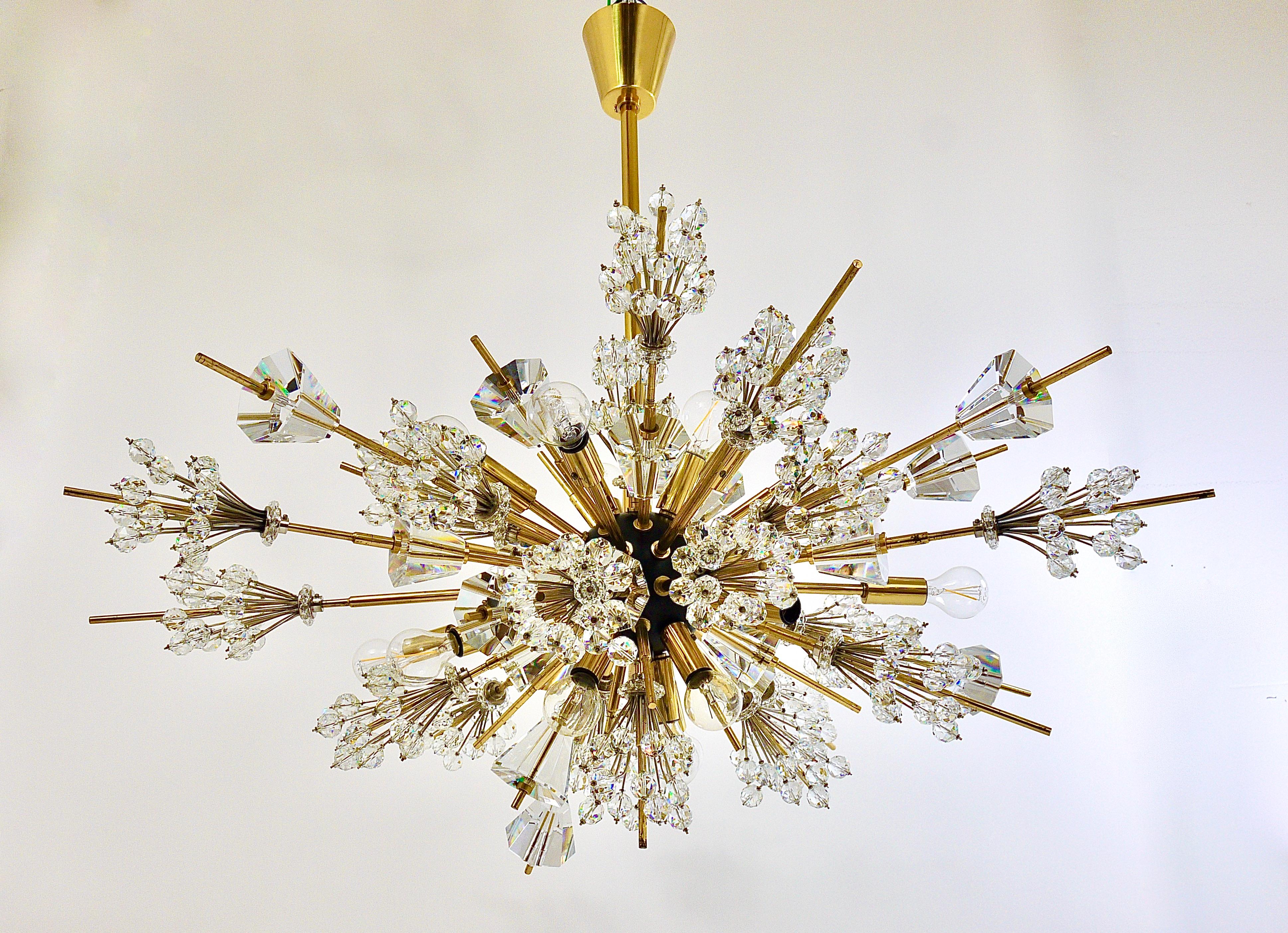 Huge Metropolitan Opera Crystal Sputnik Met Chandelier by Lobmeyr Vienna, 1960s 1