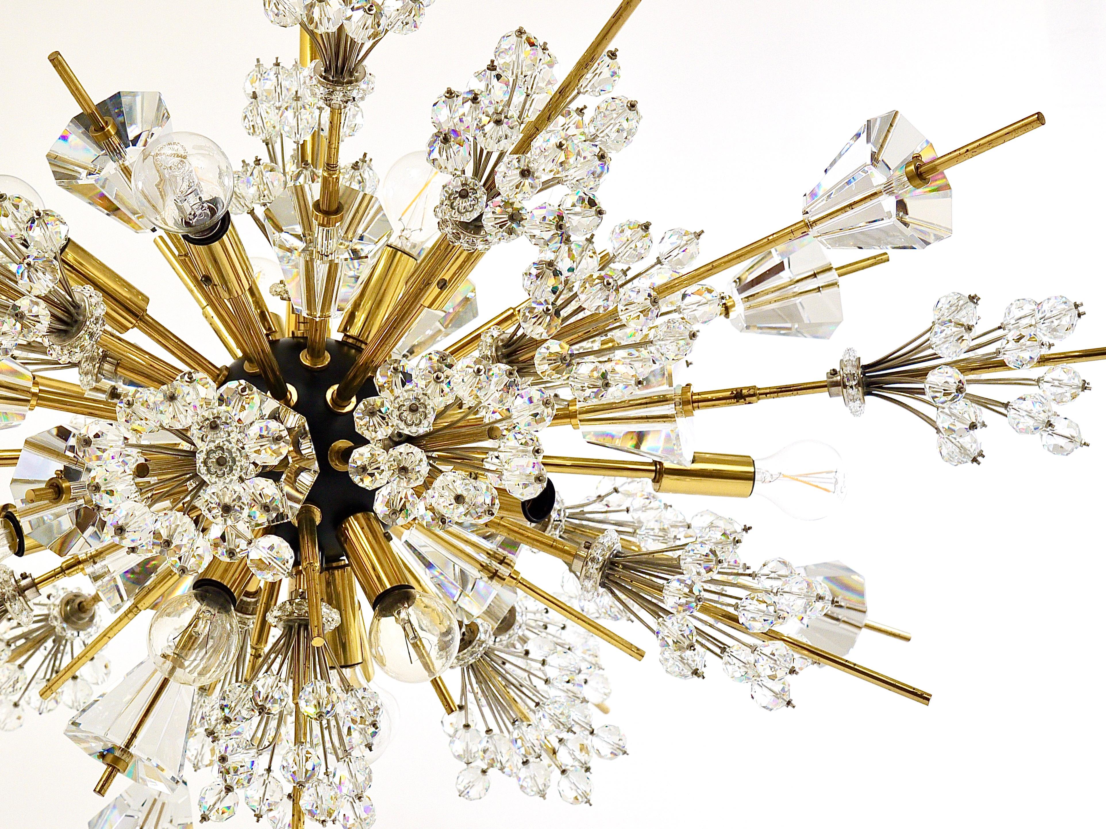Énorme lustre Met Sputnik en cristal du Metropolitan Opera par Lobmeyr Vienne:: années 1960 3