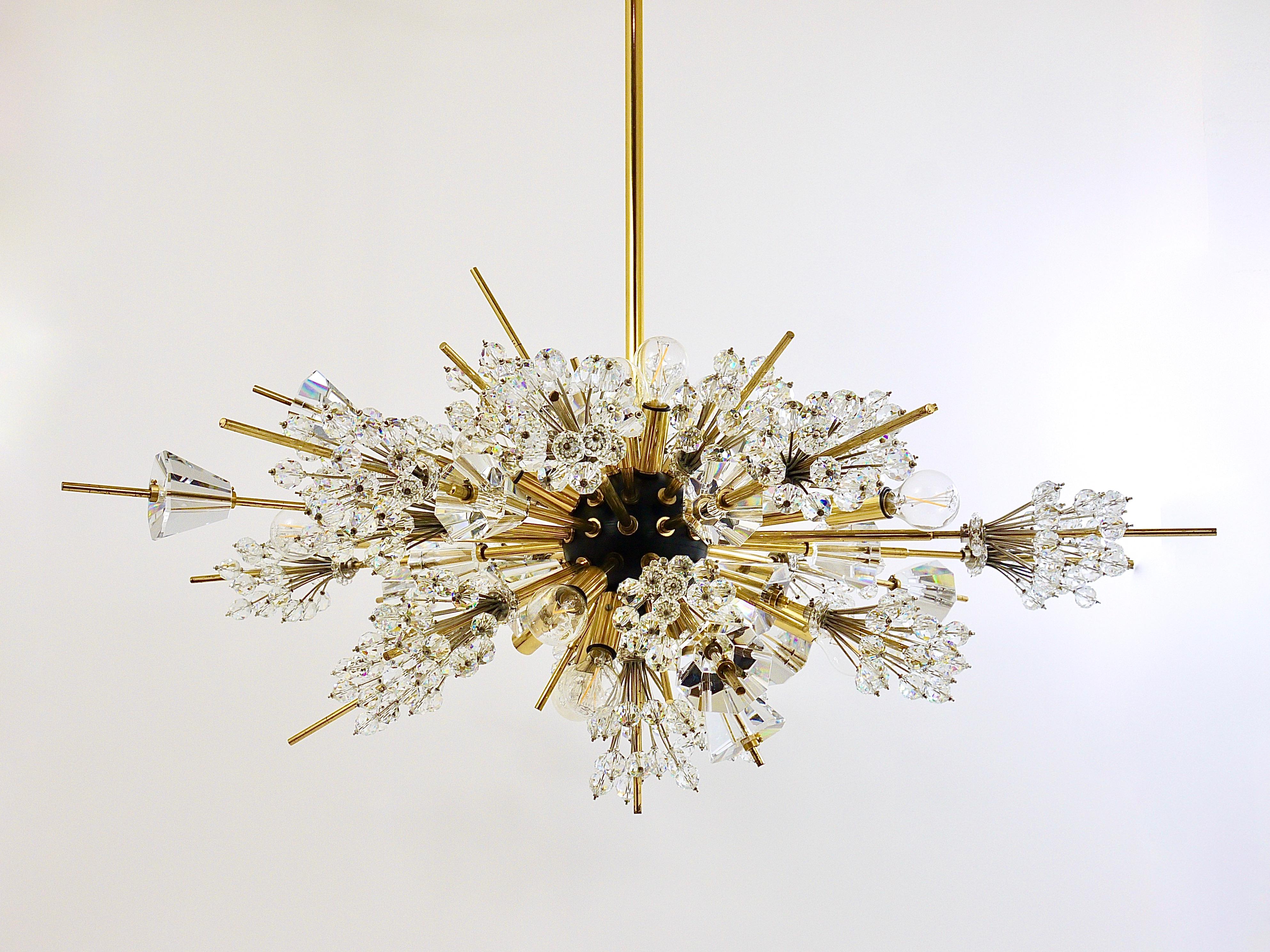 Énorme lustre Met Sputnik en cristal du Metropolitan Opera par Lobmeyr Vienne:: années 1960 8
