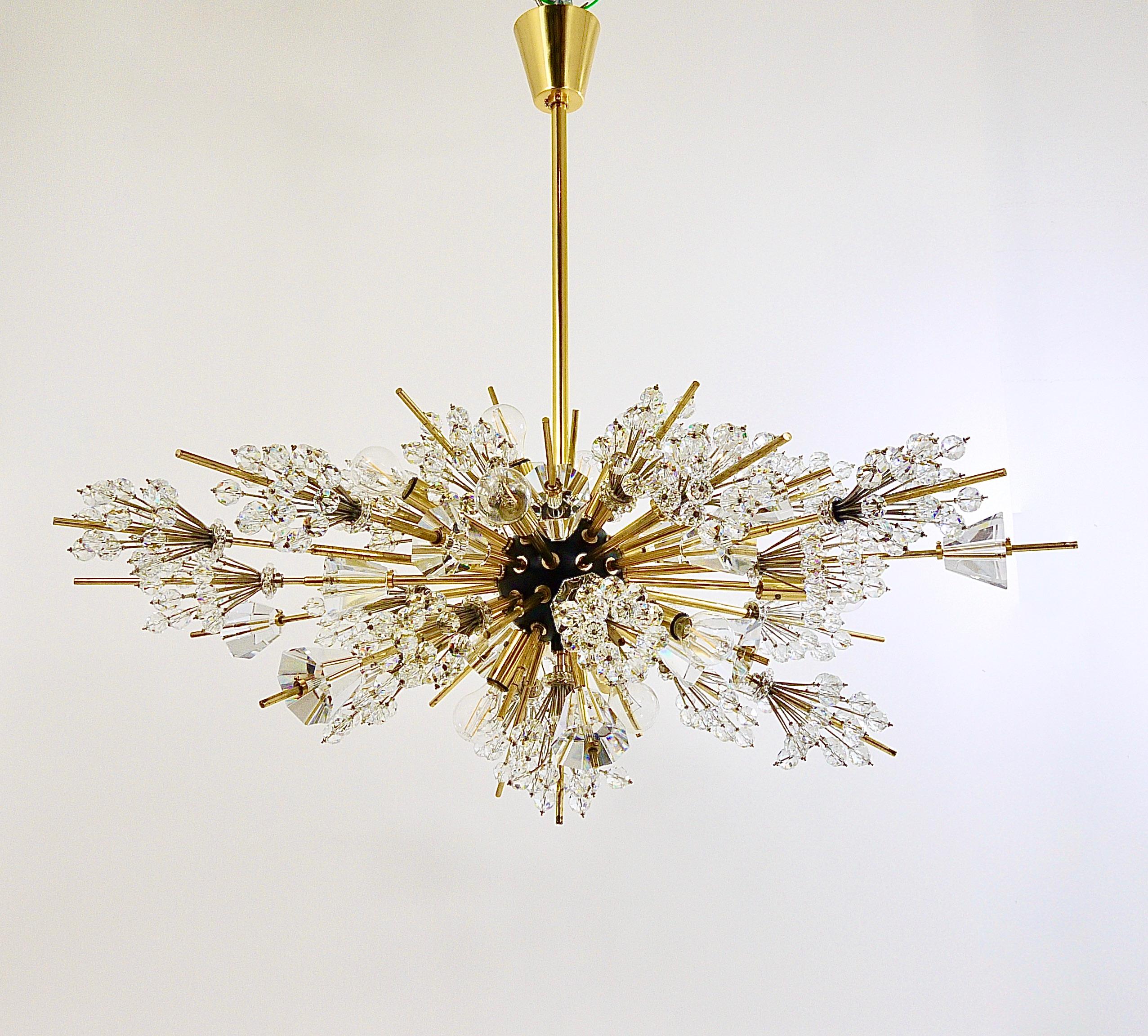 Énorme lustre Met Sputnik en cristal du Metropolitan Opera par Lobmeyr Vienne:: années 1960 11