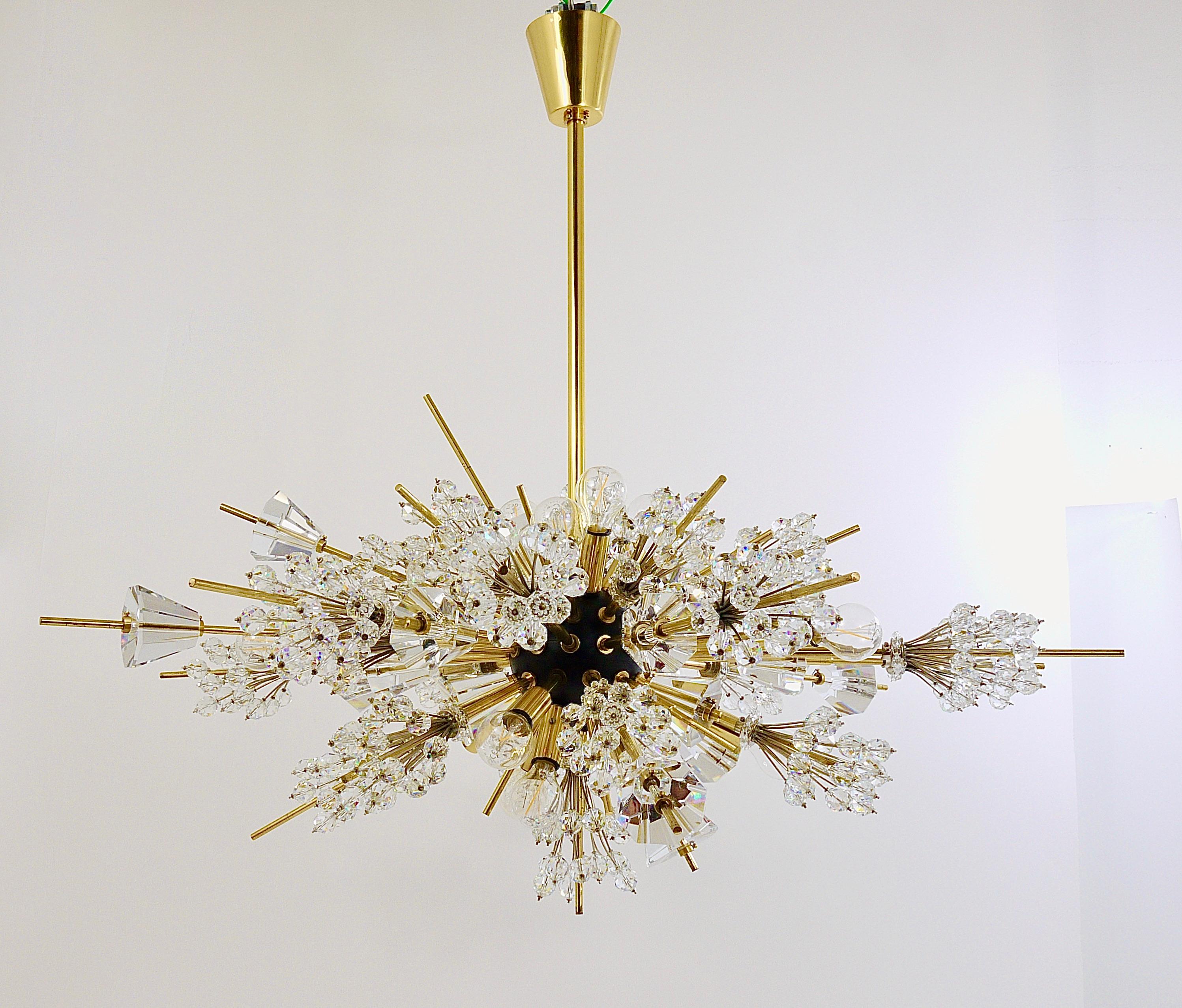 Mid-Century Modern Énorme lustre Met Sputnik en cristal du Metropolitan Opera par Lobmeyr Vienne:: années 1960