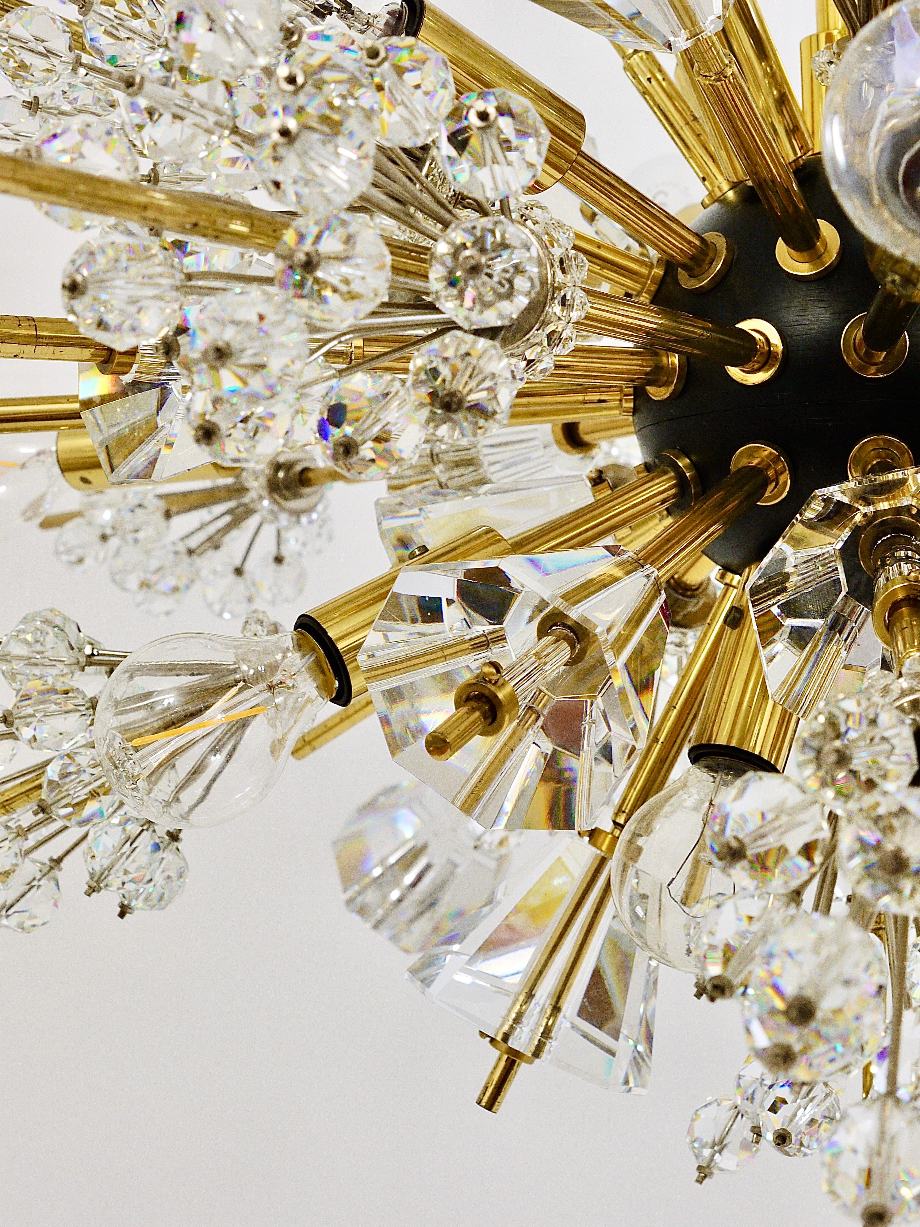 Laiton Énorme lustre Met Sputnik en cristal du Metropolitan Opera par Lobmeyr Vienne:: années 1960