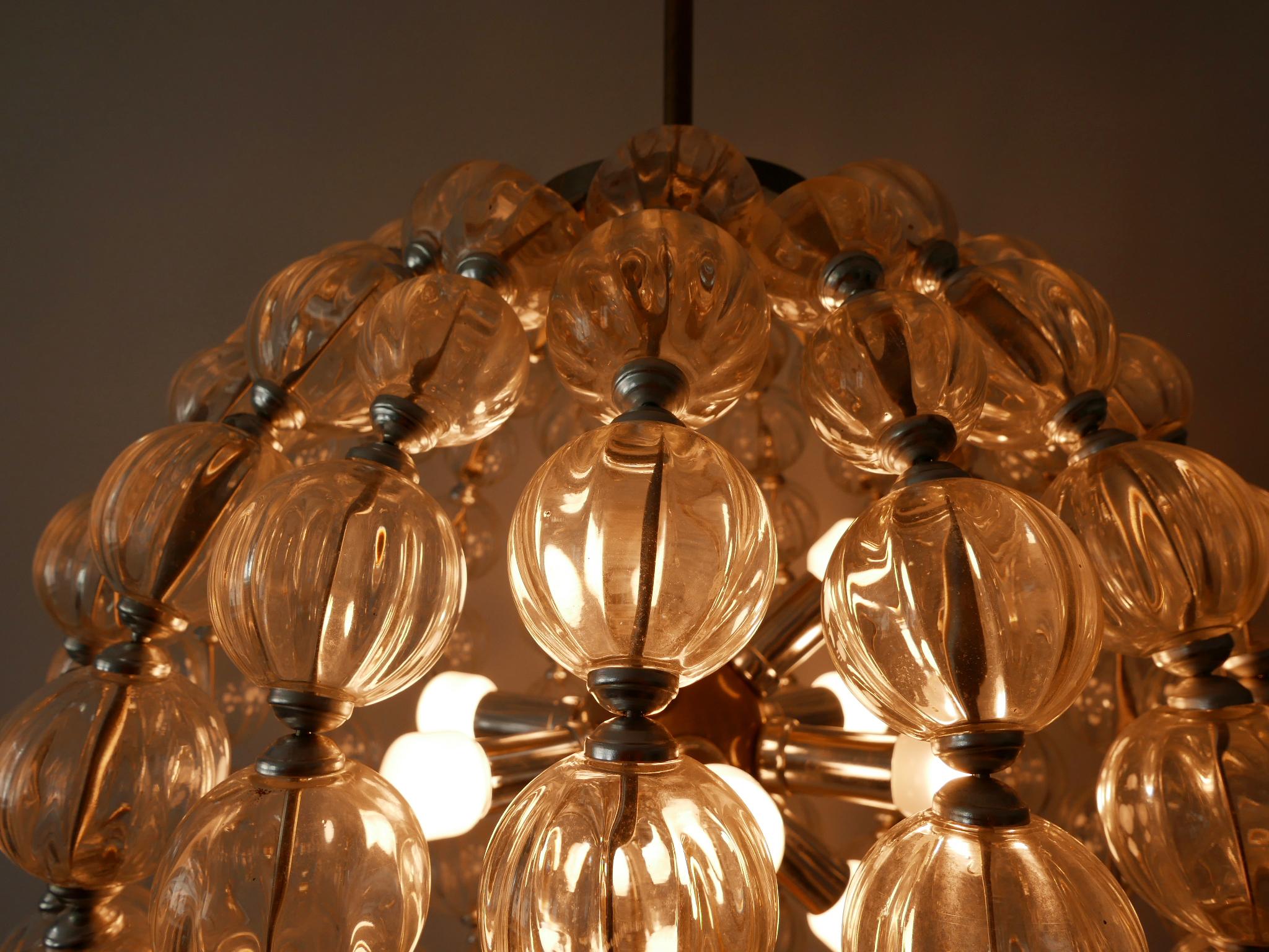 Très grand lustre ou lampe à suspension Spoutnik en verre à 13 branches, de style moderne du milieu du siècle, années 1960 en vente 9