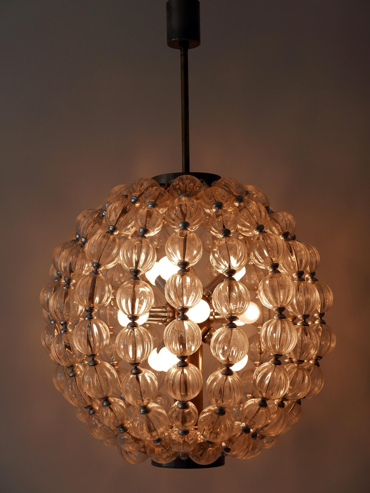 Très grand lustre ou lampe à suspension Spoutnik en verre à 13 branches, de style moderne du milieu du siècle, années 1960 en vente 2
