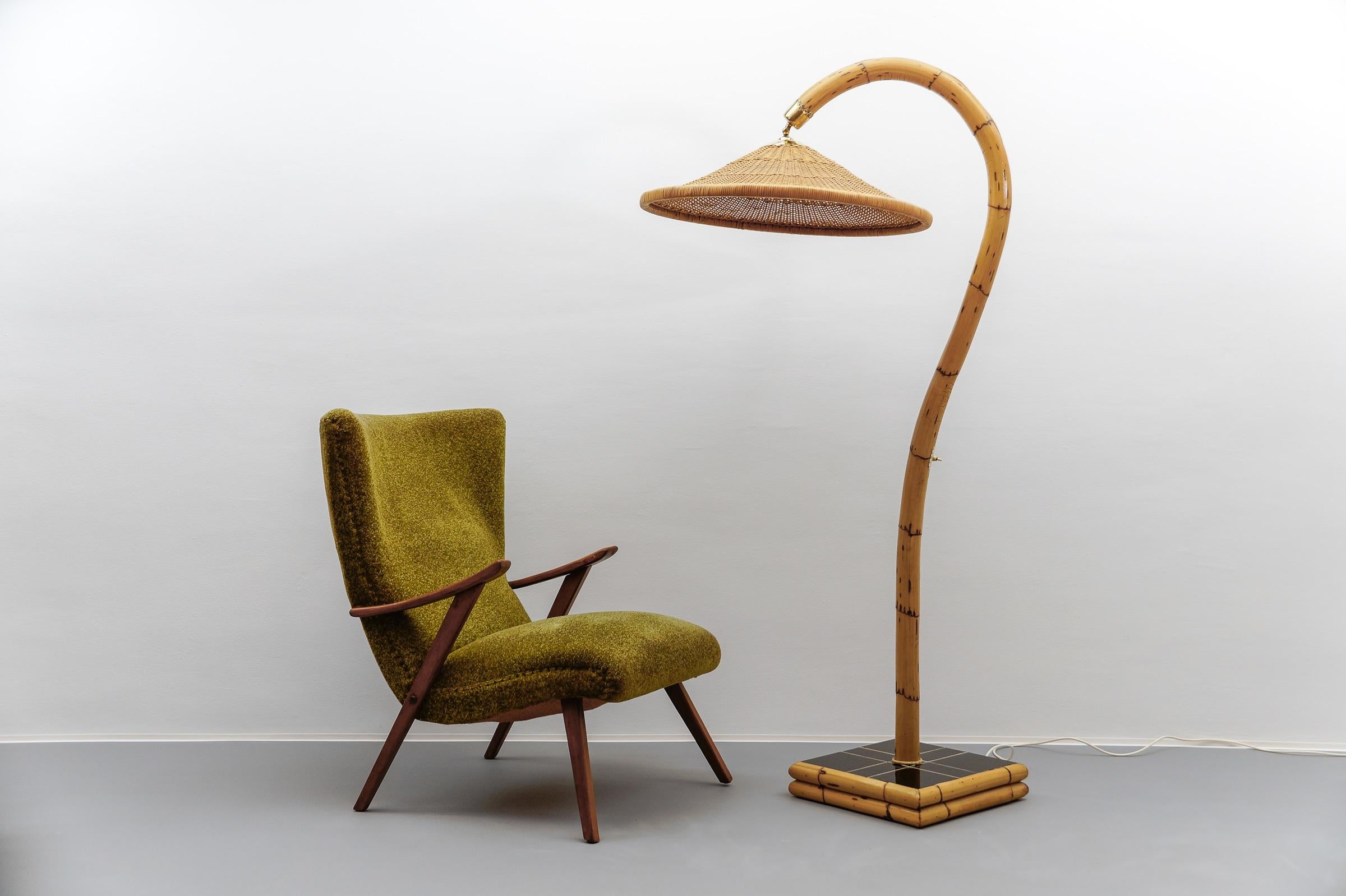 Huge Mid-Century Modern Bamboo, Brass & Rattan Arc Floor Lamp, Italy 1950s In Good Condition For Sale In Nürnberg, Bayern