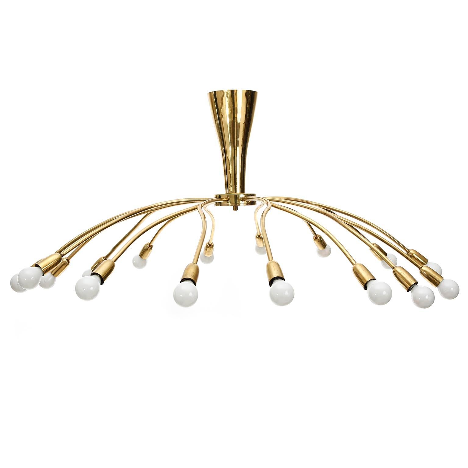 Huge Mid-Century Modern Brass Sputnik Spider Flush Mount Light Chandelier, 1960s In Good Condition For Sale In Hausmannstätten, AT