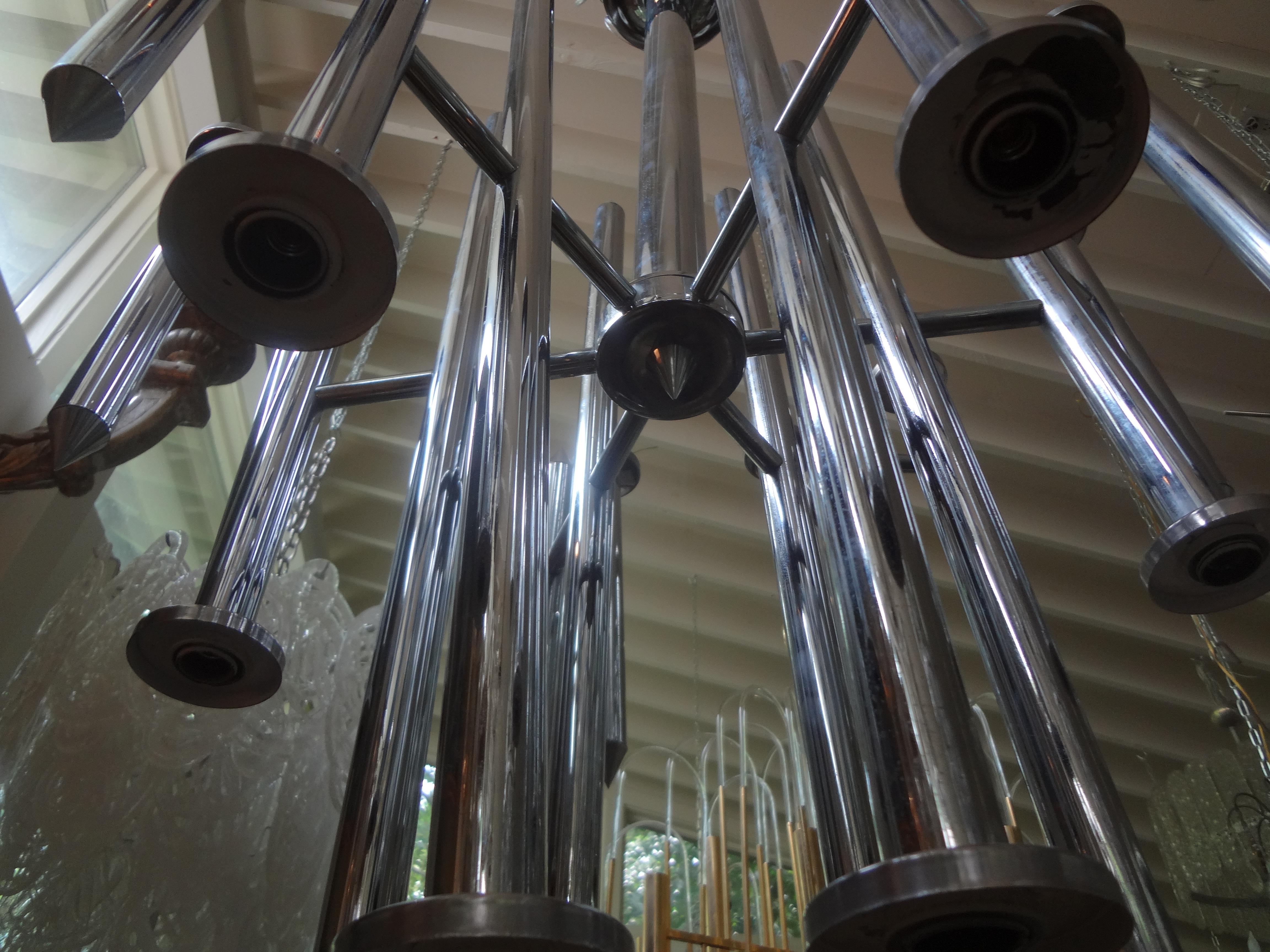 Monumentale lampadario di metà secolo moderno in cromo di Gaetano Sciolari in vendita 2