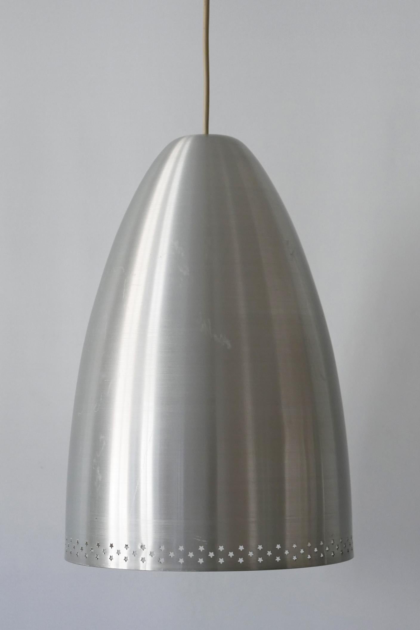 Große Pendelleuchten aus perforiertem massivem Aluminium, Mid-Century Modern, Deutschland 1970er Jahre im Angebot 1