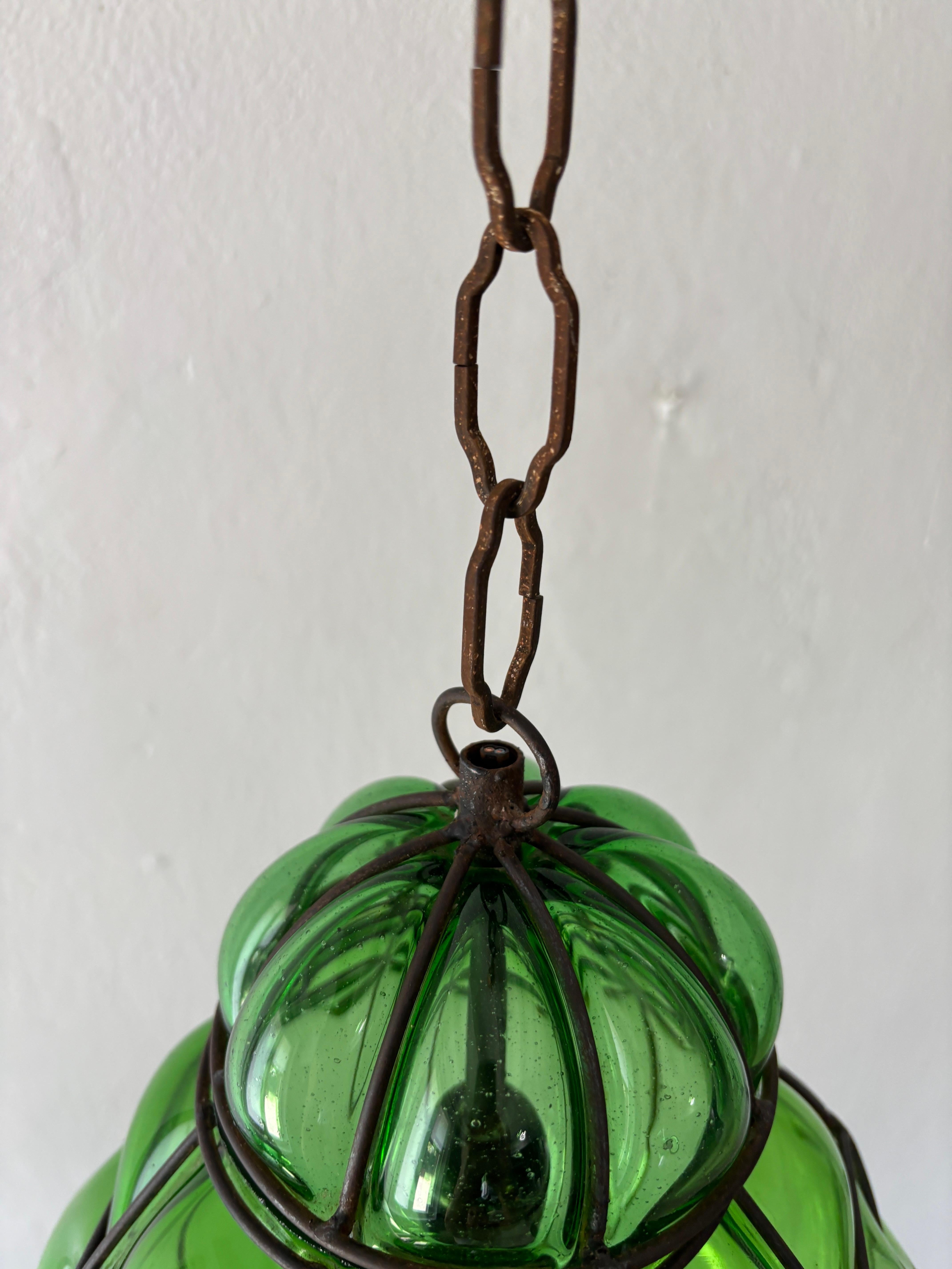 Enorme lampadario a lanterna a bolla soffiata verde di Murano di metà secolo, Greene & Greene Rare in vendita 4