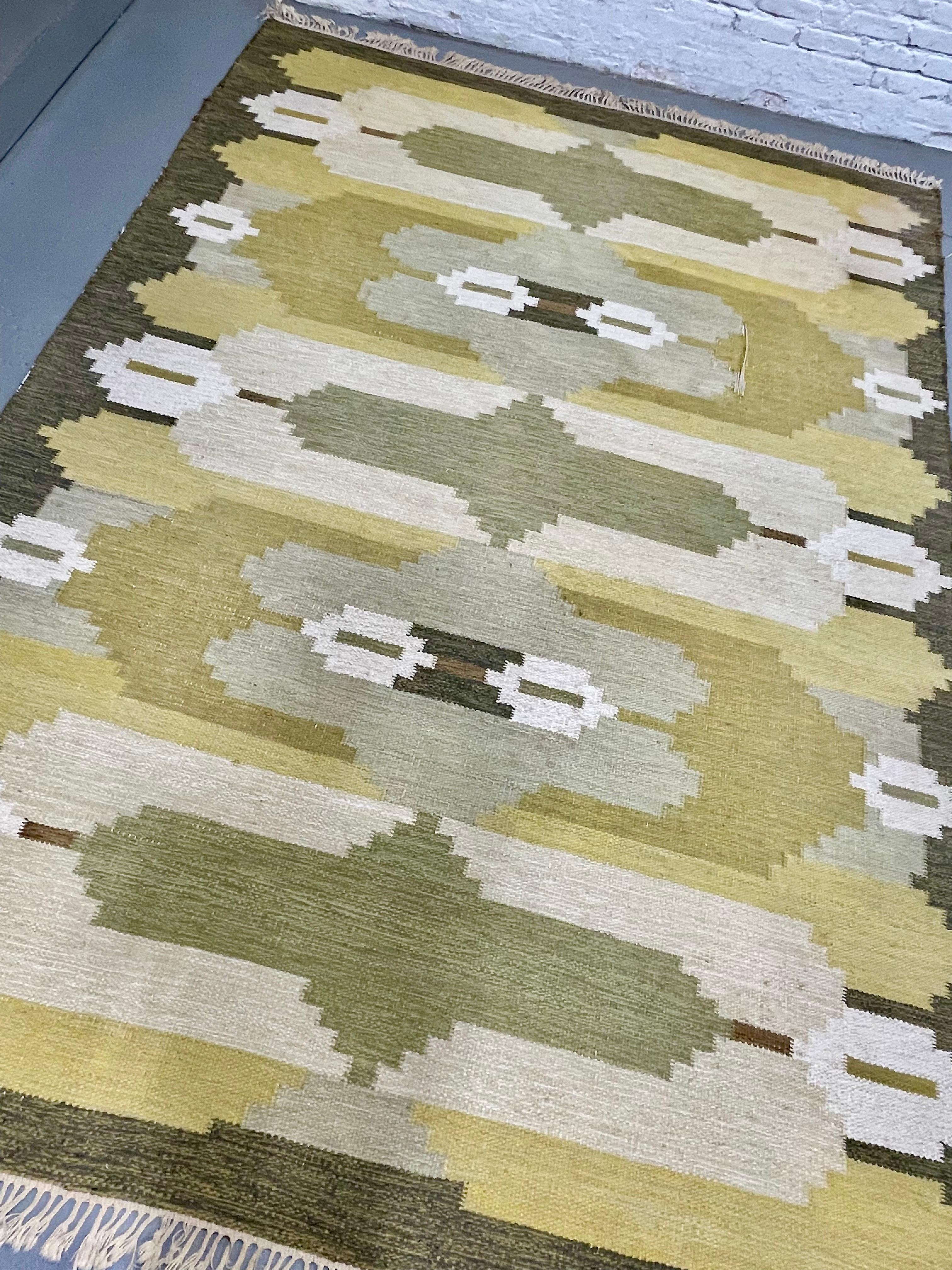 Énorme TAPIS suédois du milieu du siècle - Rug & Kilim en laine géométrique d'époque en vente 1