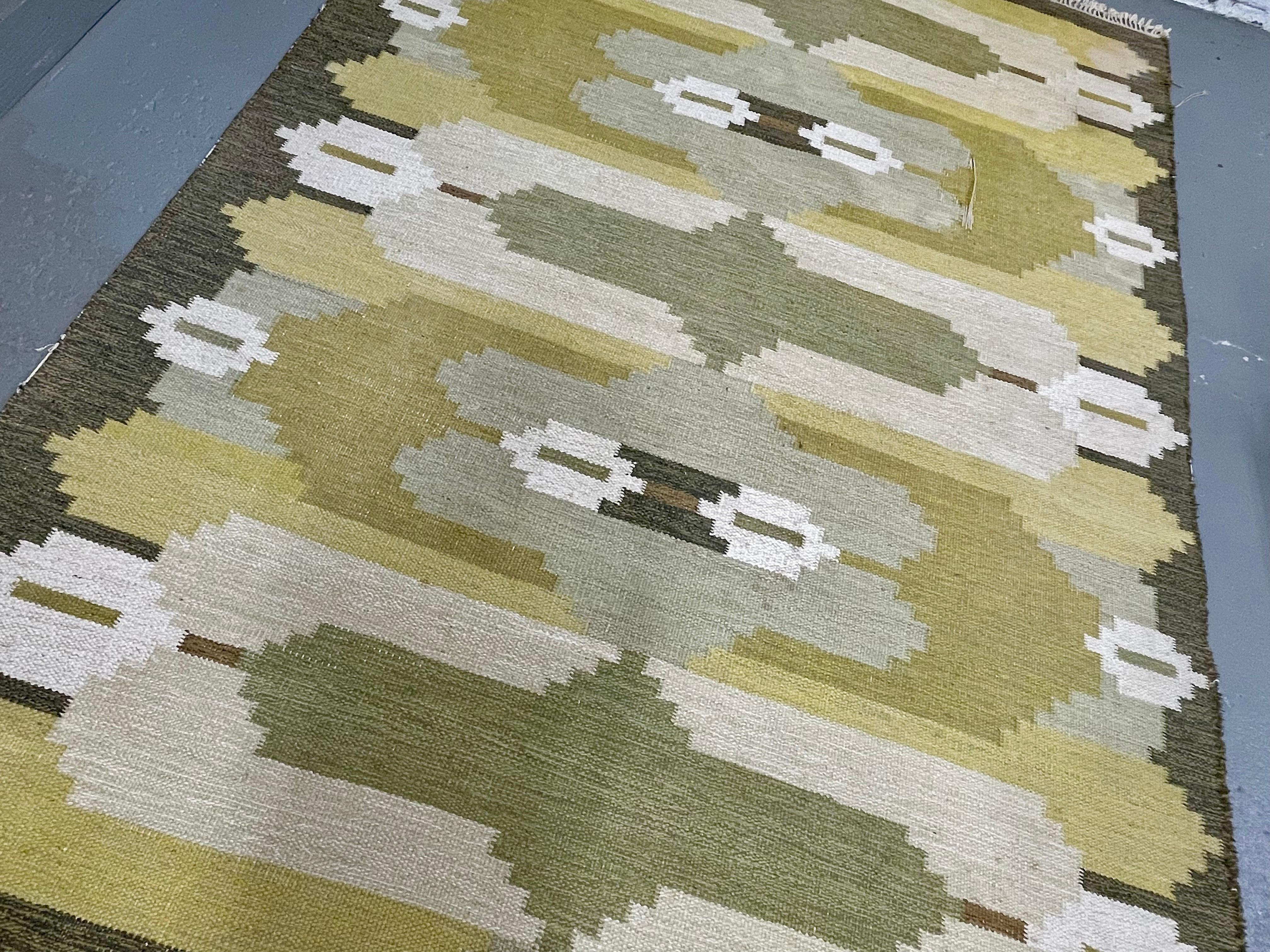 Énorme TAPIS suédois du milieu du siècle - Rug & Kilim en laine géométrique d'époque en vente 2