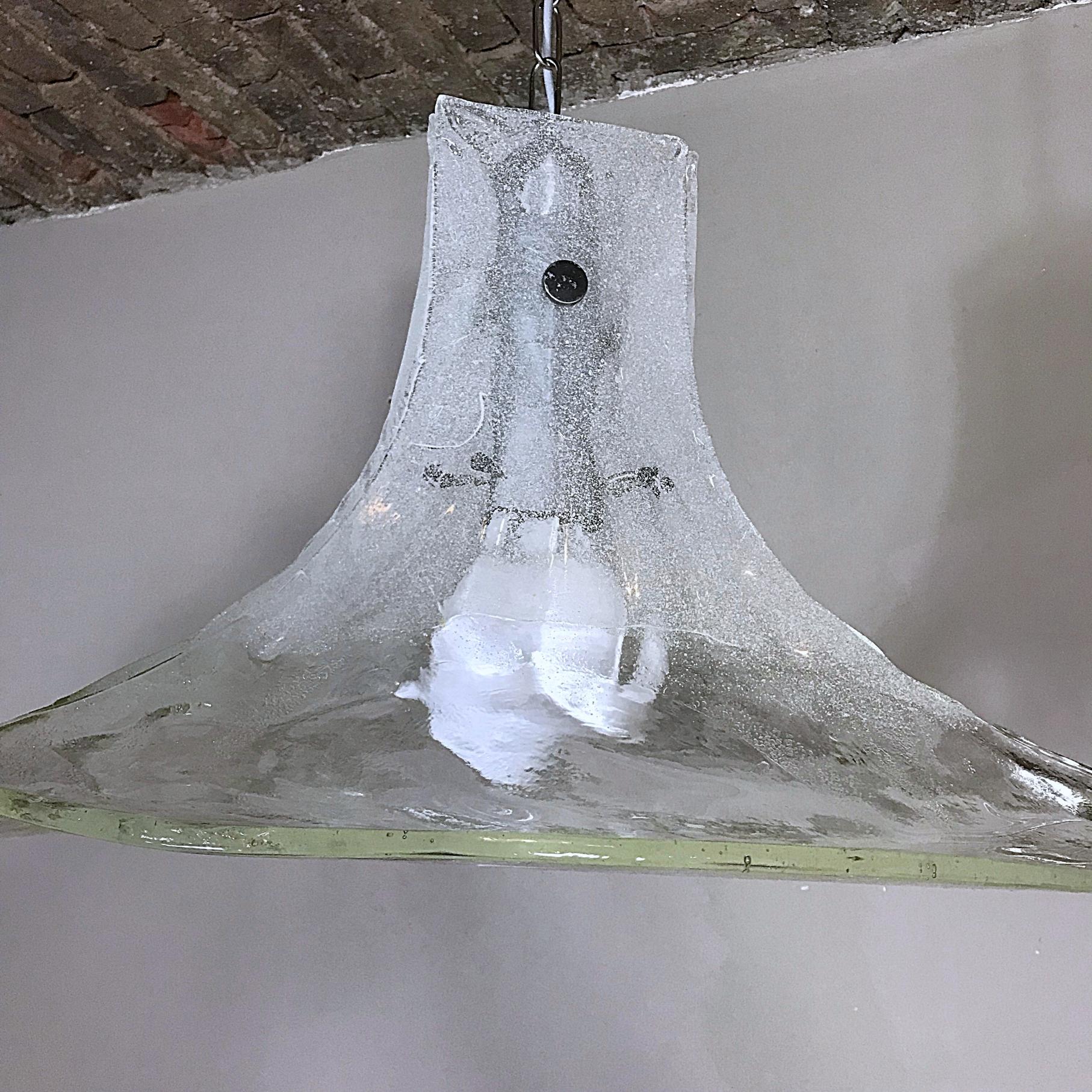 Très grand J.T. Midcentury Lampe à suspension à pétales de glace en verre de Murano de Kalmar, 1970, Autriche en vente 1