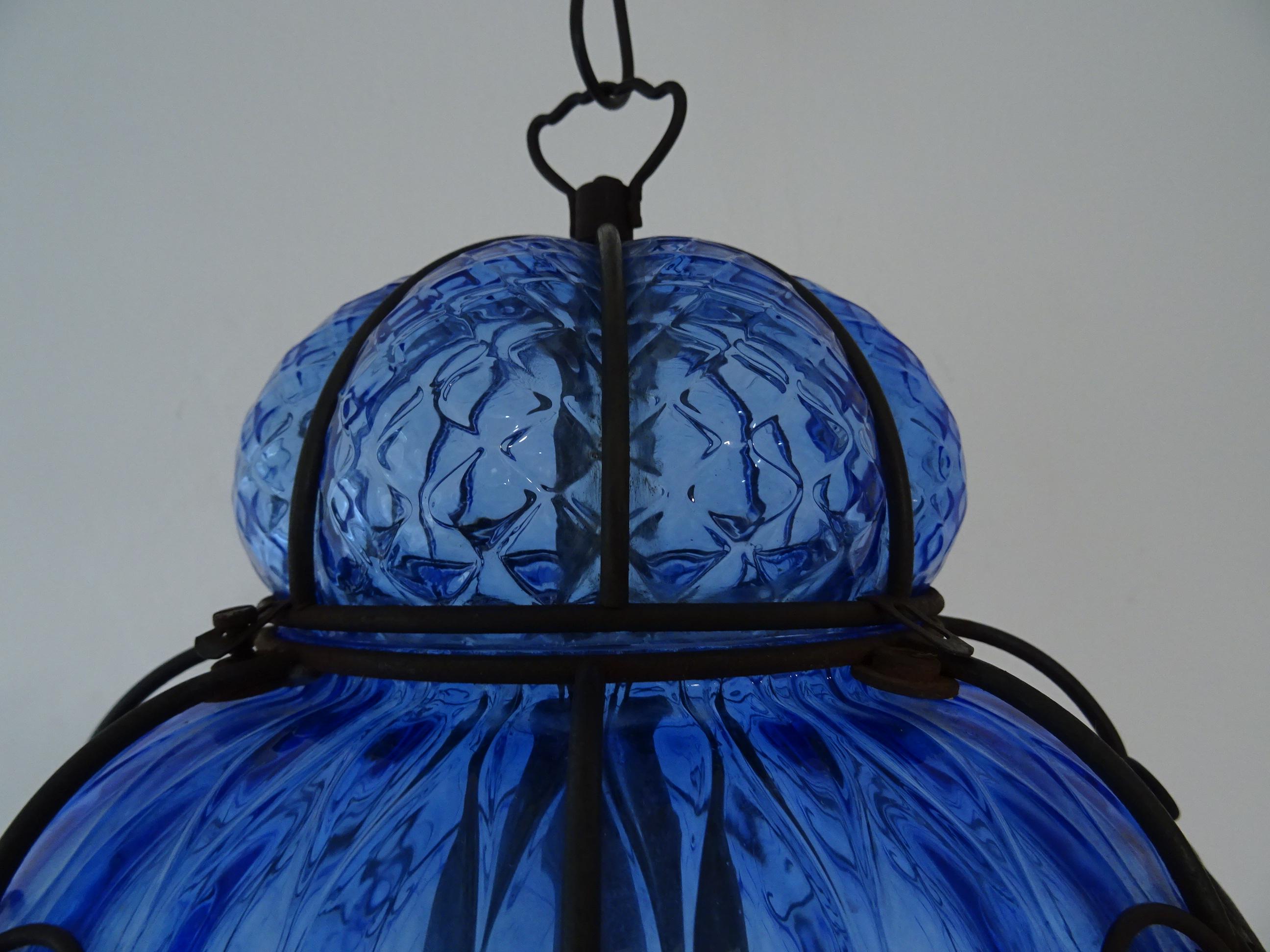 Huge Midcentury Seguso Murano Cobalt Blue Blown Detailed Lantern Chandelier In Good Condition In Firenze, Toscana