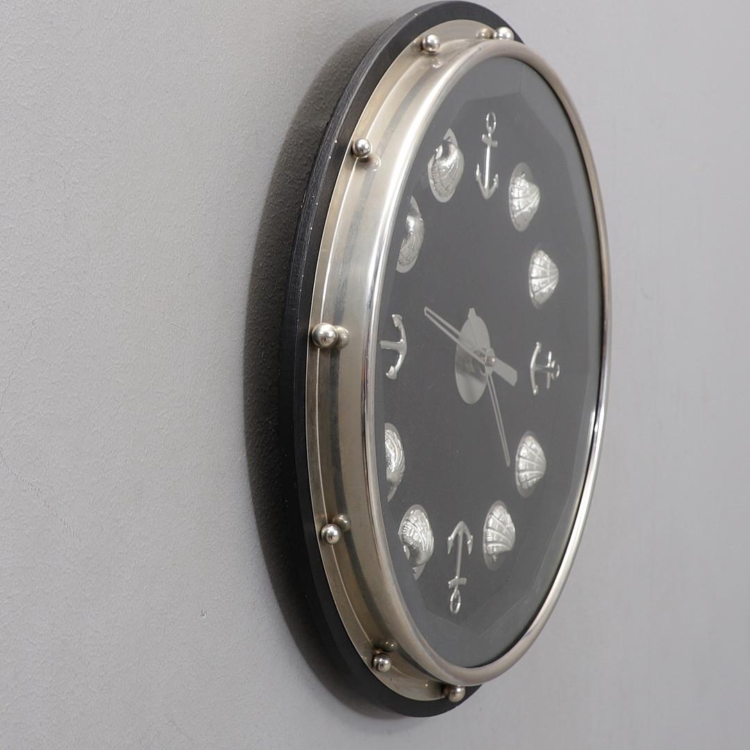Mid-Century moderno Enorme orologio da parete del Midcentury Swiss Made Clock by Reform Brevete in vendita