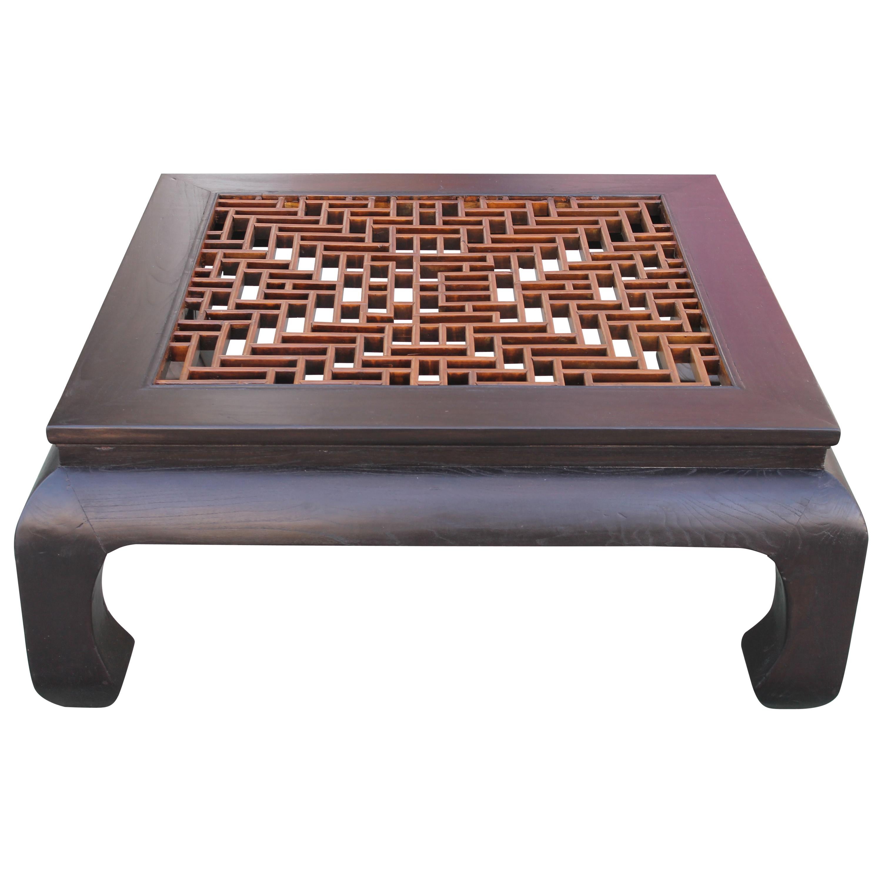 Énorme table basse de style Ming Ming ajourée
