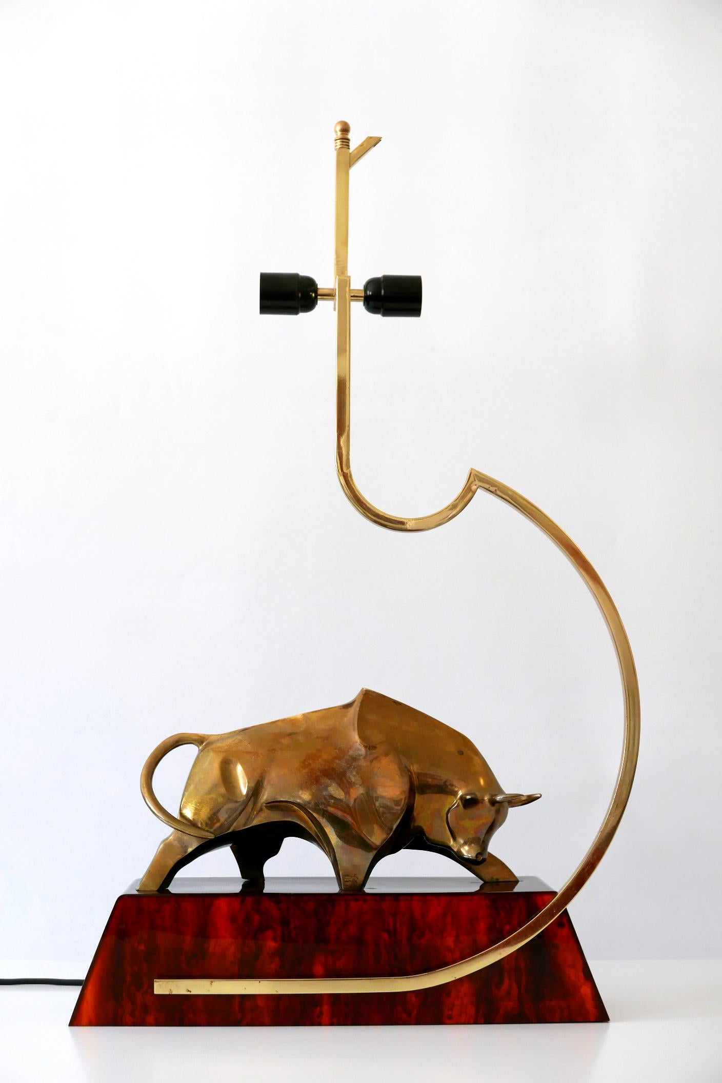 Huge Modernist Brass Light Object or Table Lamp Bull by D. Delo for Pragos Italy For Sale 2