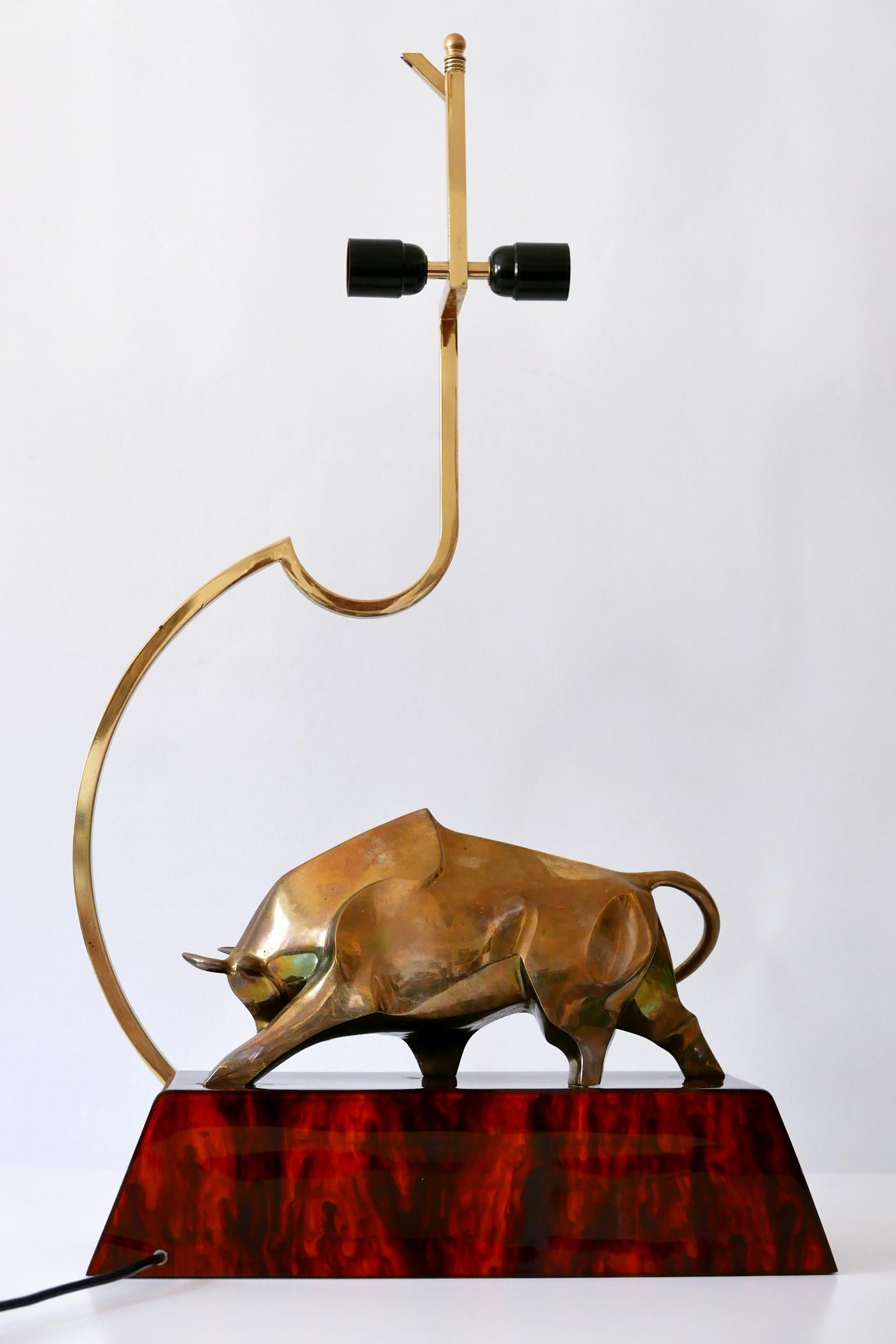 Huge Modernist Brass Light Object or Table Lamp Bull by D. Delo for Pragos Italy For Sale 3