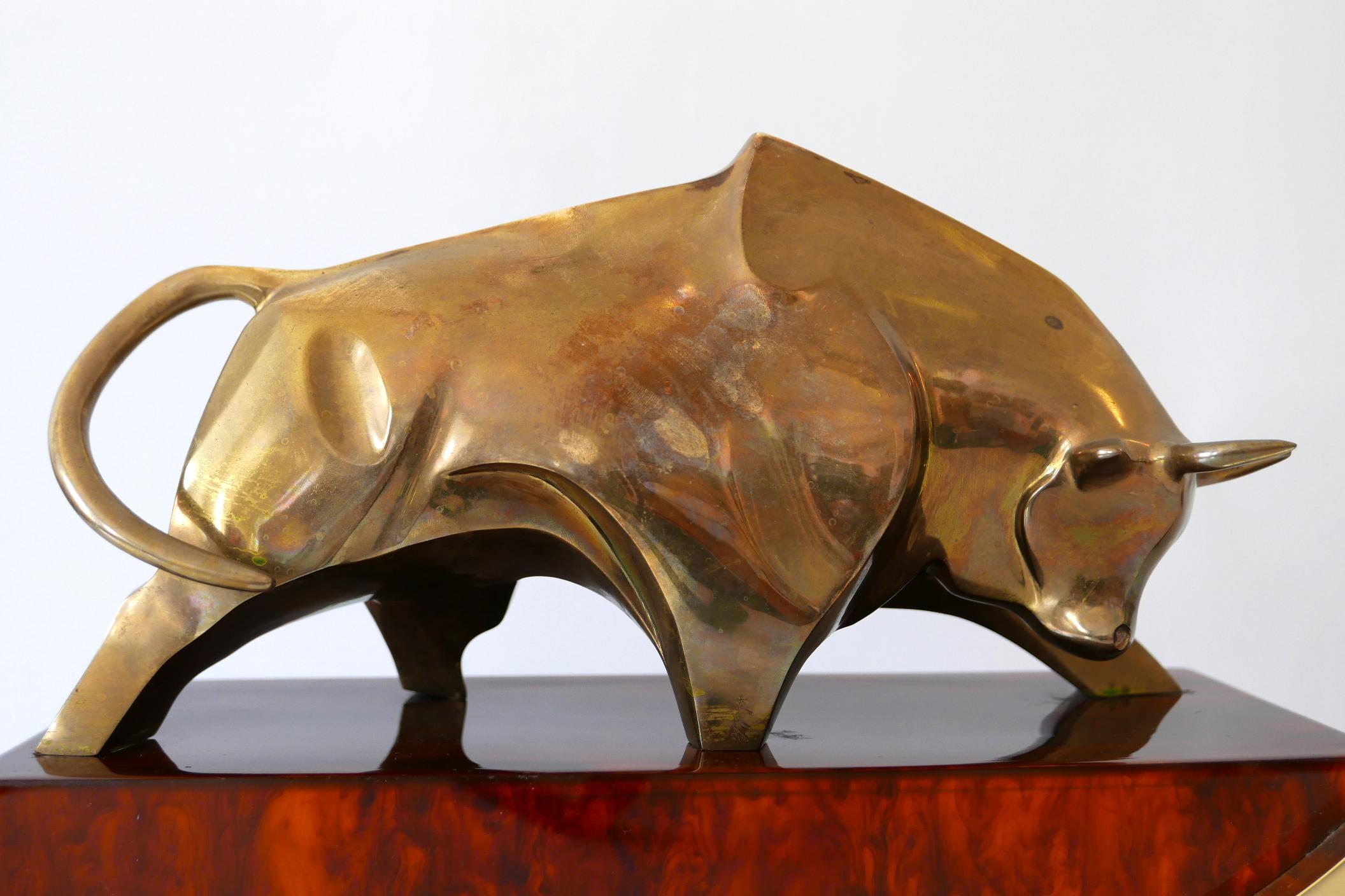 Mid-Century Modern Huge Modernist Brass Light Object or Table Lamp Bull by D. Delo for Pragos Italy For Sale