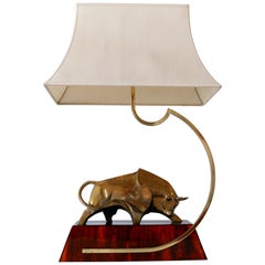 Très grand objet ou lampe de bureau moderniste en laiton Bull de D. Delo pour Pragos, Italie