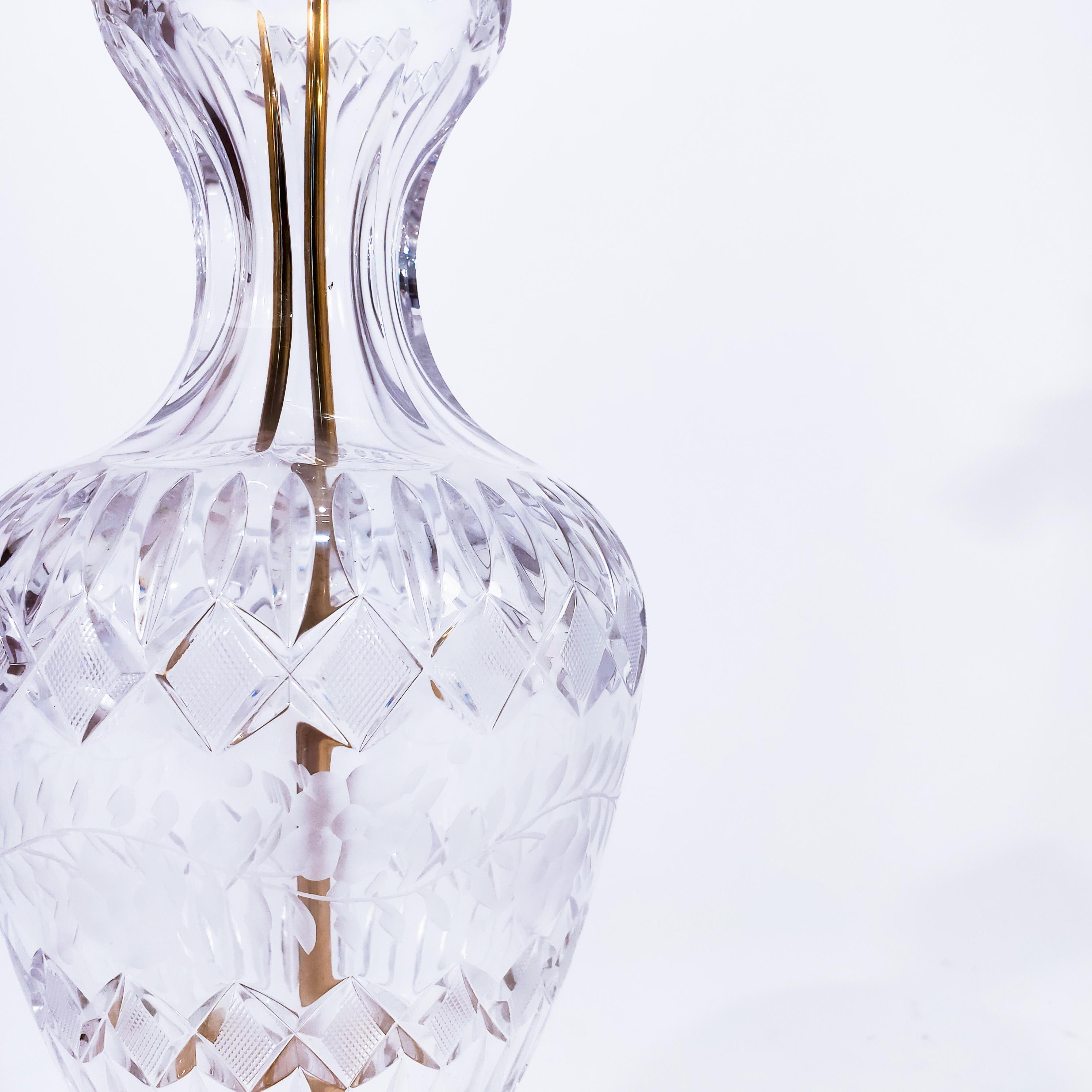 Huge molded and cut glass Empire style table lamp by Waterford, Ireland, 1960s In Good Condition For Sale In SANT ADRIÀ DE BESÒS, ES