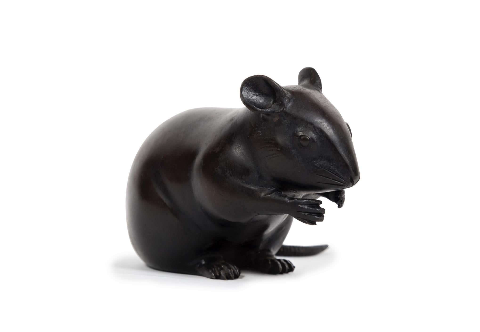Énorme souris couchée Excellent état - En vente à PARIS, FR