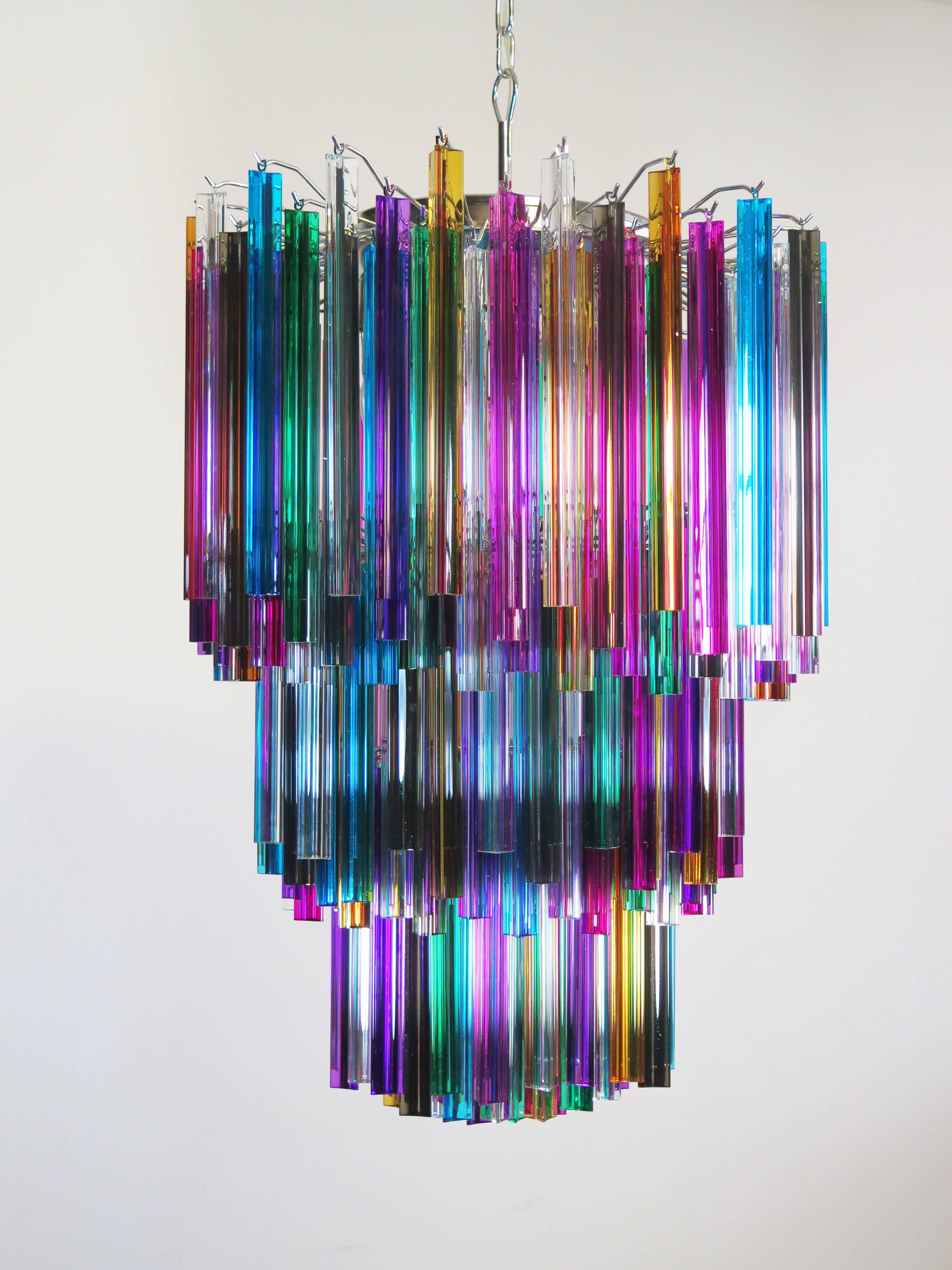 italien Grand lustre de Murano multicolore Triedri:: 184 Prism:: modèle Mariangela
