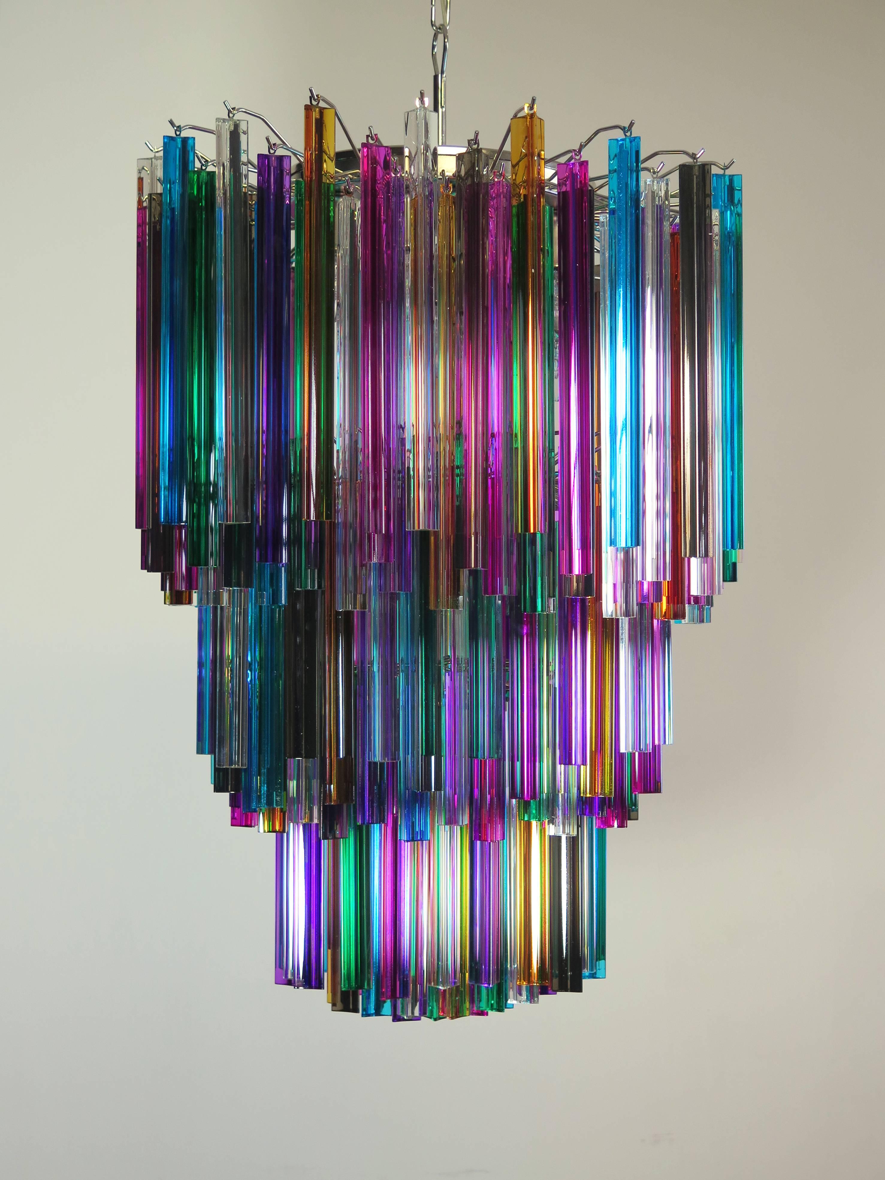 Fin du 20e siècle Grand lustre de Murano multicolore Triedri:: 184 Prism:: modèle Mariangela