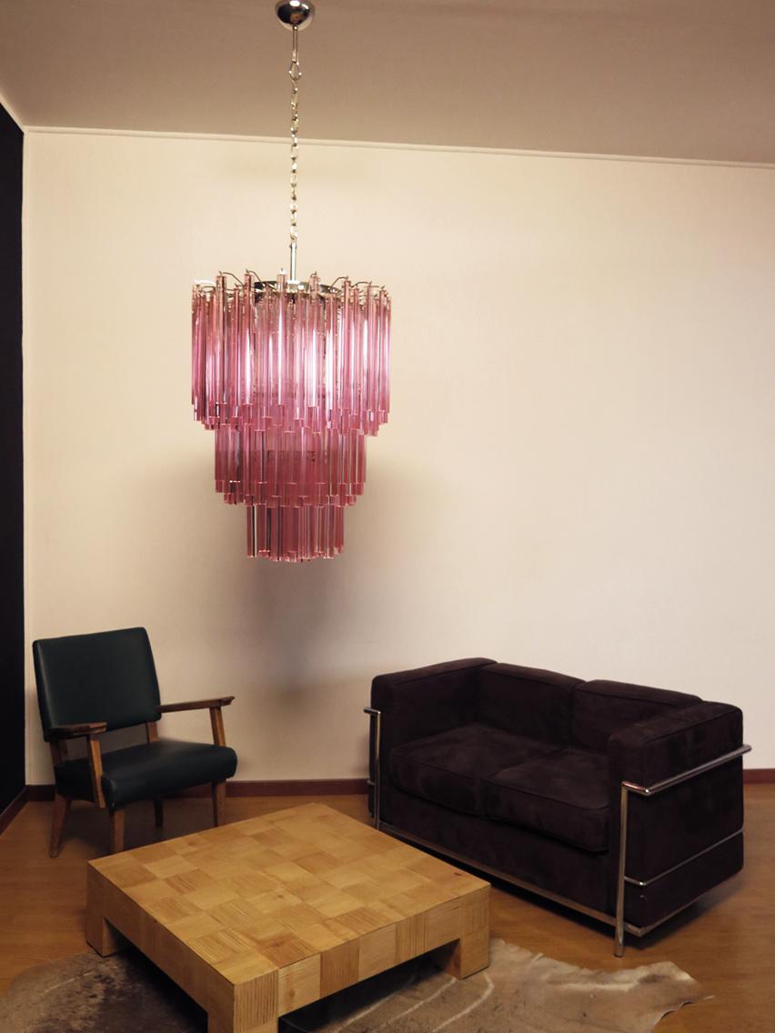 Fantastic vintage Murano chandelier made by 184 Murano crystal pink prism in a nickel metal frame. The glasses have two different sizes.
Period: late 20th century
Dimensions: 66.90 inches height (170 cm) with chain: 37.40 inches height (95 cm)