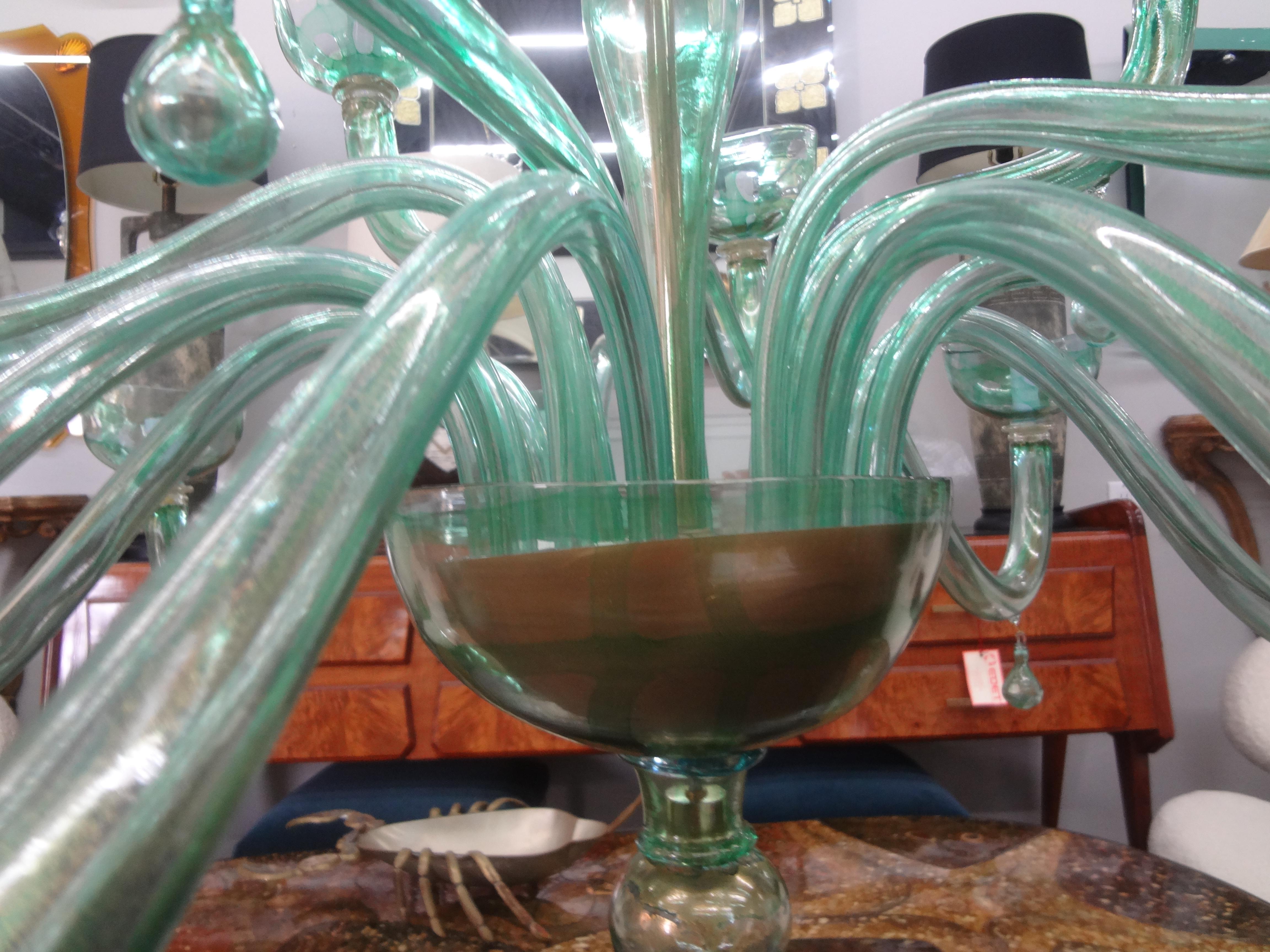 Großer Muranoglas-Kronleuchter, Venini zugeschrieben im Zustand „Gut“ im Angebot in Houston, TX