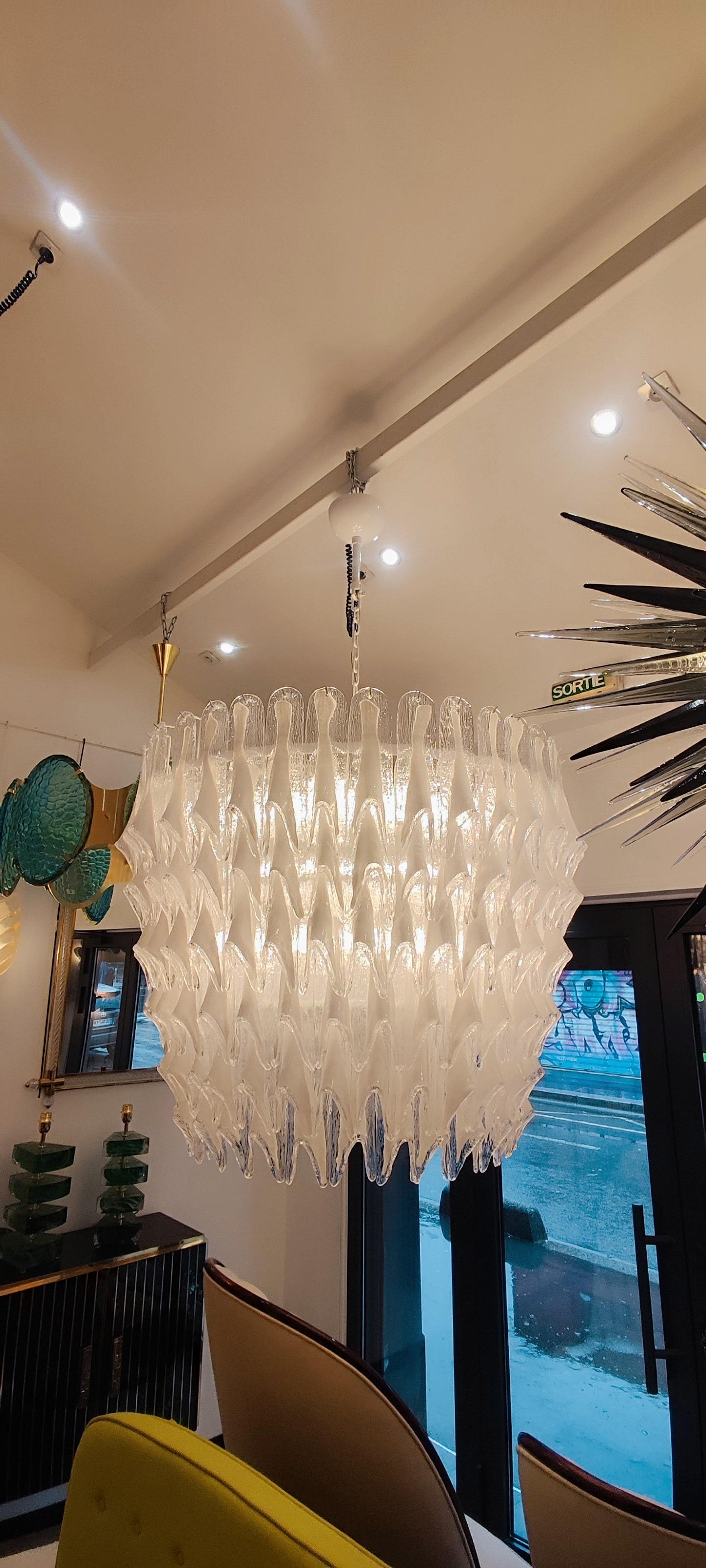 Großer Kronleuchter aus Murano-Glas (Italienisch) im Angebot