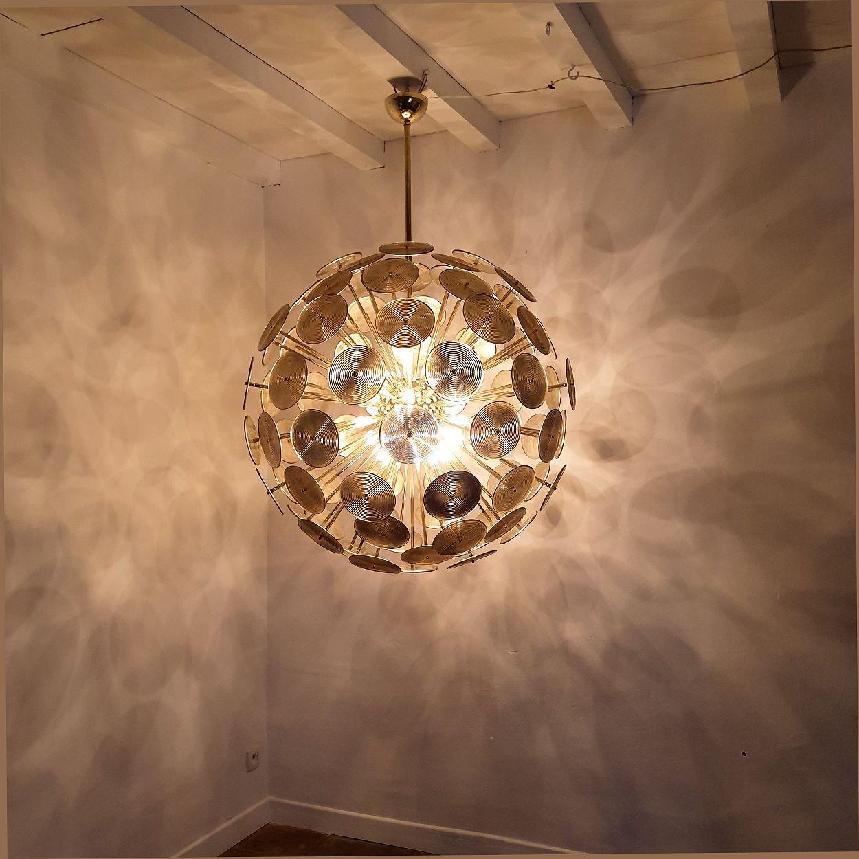 Huge Murano glass disc Sputnik chandelier In Excellent Condition For Sale In Dallas, TX
