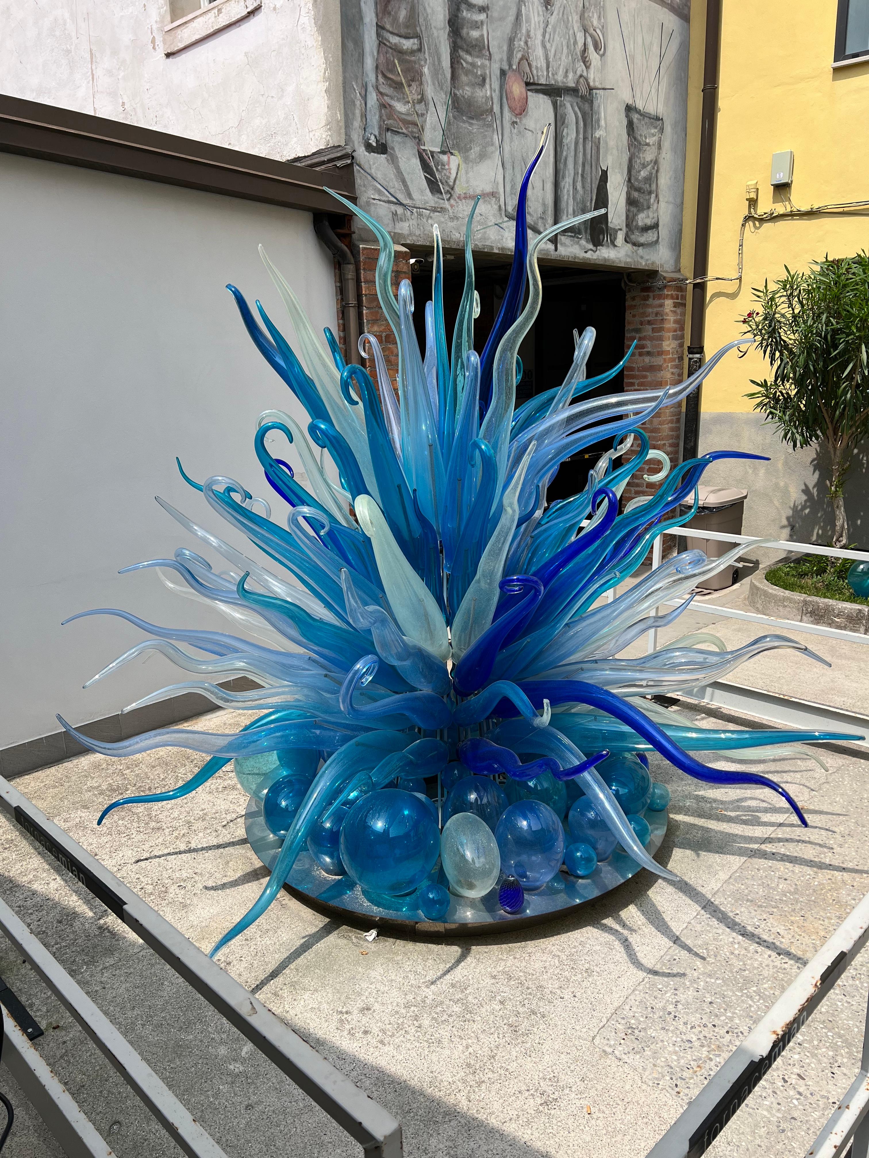 Huge Murano Glass Light Source, Contemporary Installation In Excellent Condition For Sale In Budapest, HU