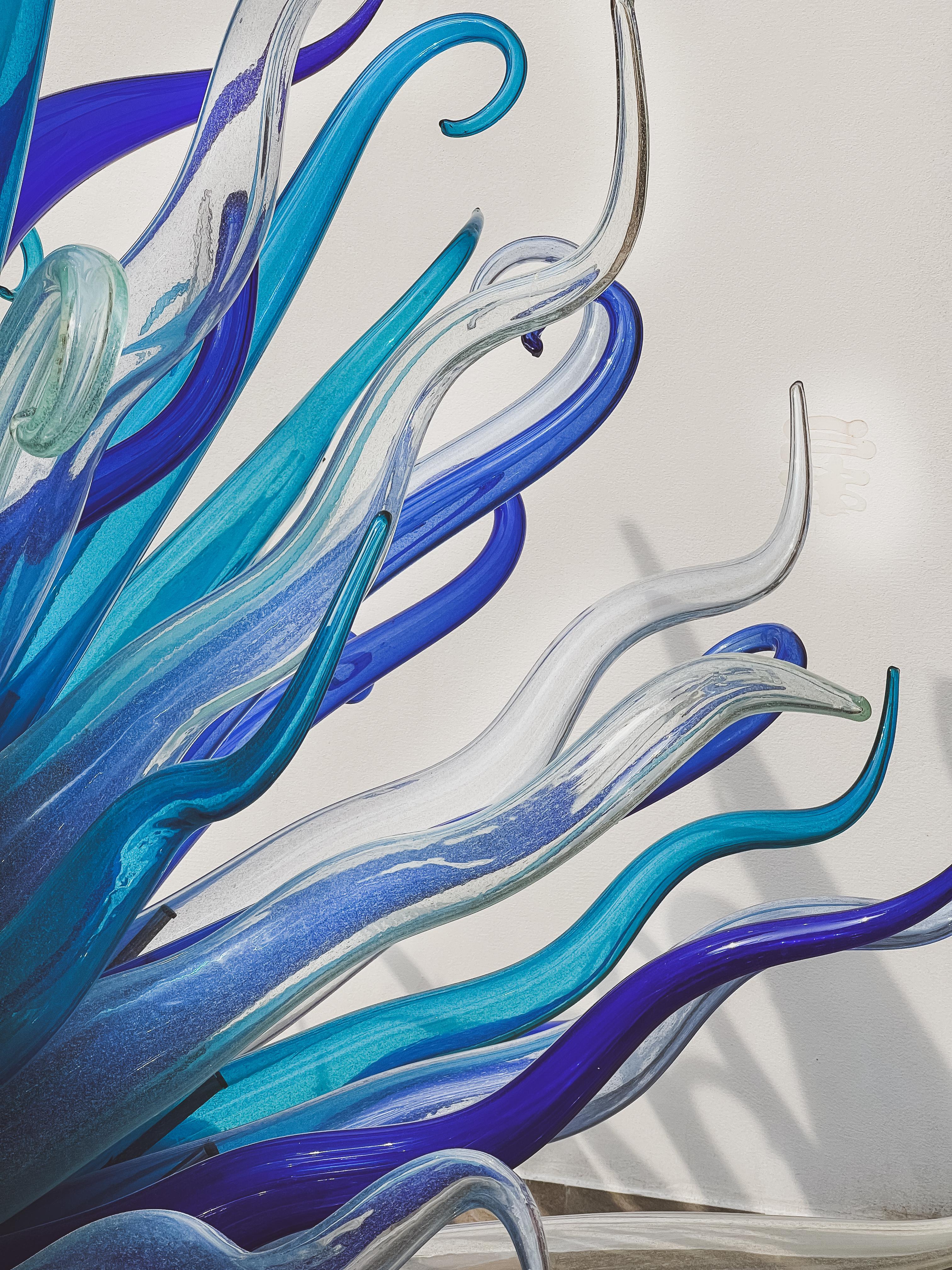 Grande source d'éclairage en verre de Murano, installation contemporaine en vente 1