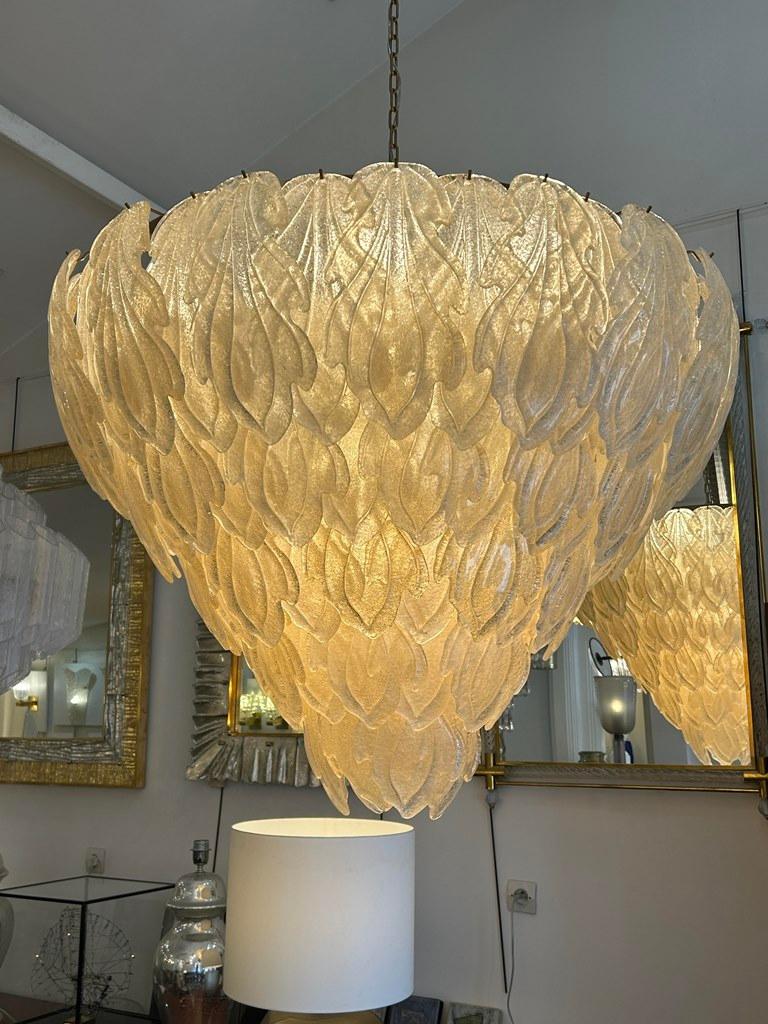 Vetro Ciondolo enorme in vetro dorato di Murano in vendita