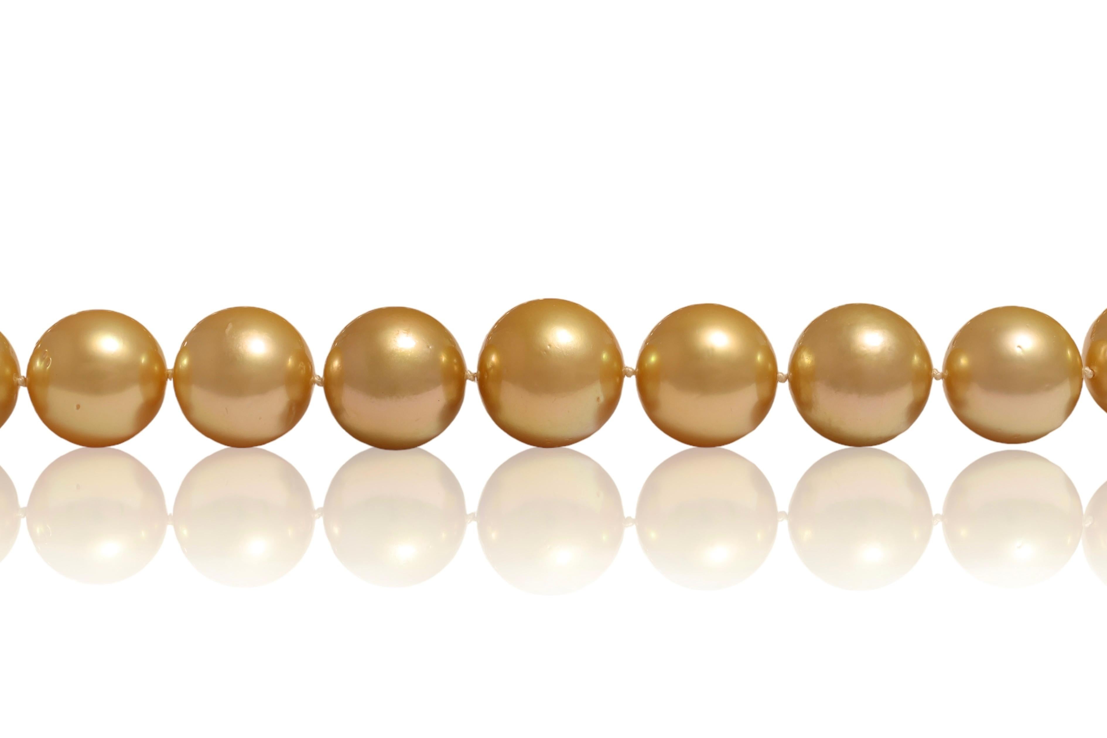Grandes perles naturelles des mers du Sud de 13-16,8 mm, couleur or, 18 carats Serrure à diamant en vente 3