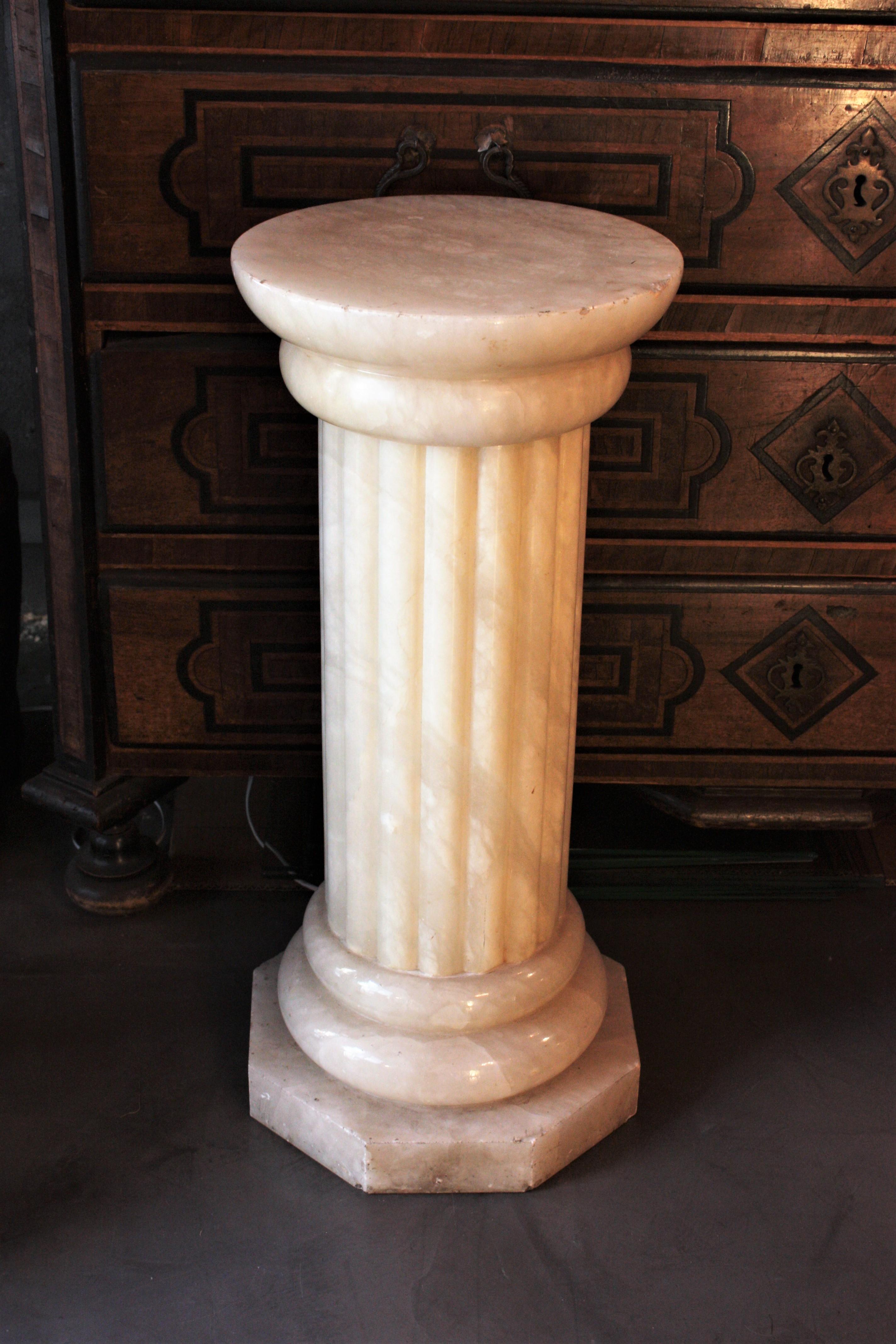 Huge Neoclassical Alabaster Urn Lamp and Column Pedestal Stand For Sale 13