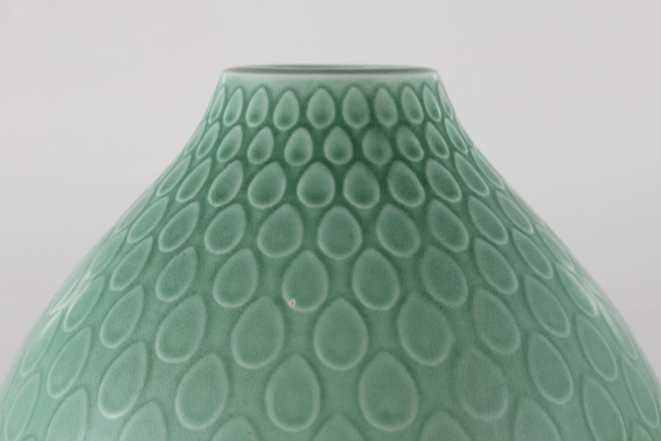 Vernissé Énorme vase Marselis de Nils Thorsson en Aluminia avec glaçure turquoise, Danemark, années 1960 en vente