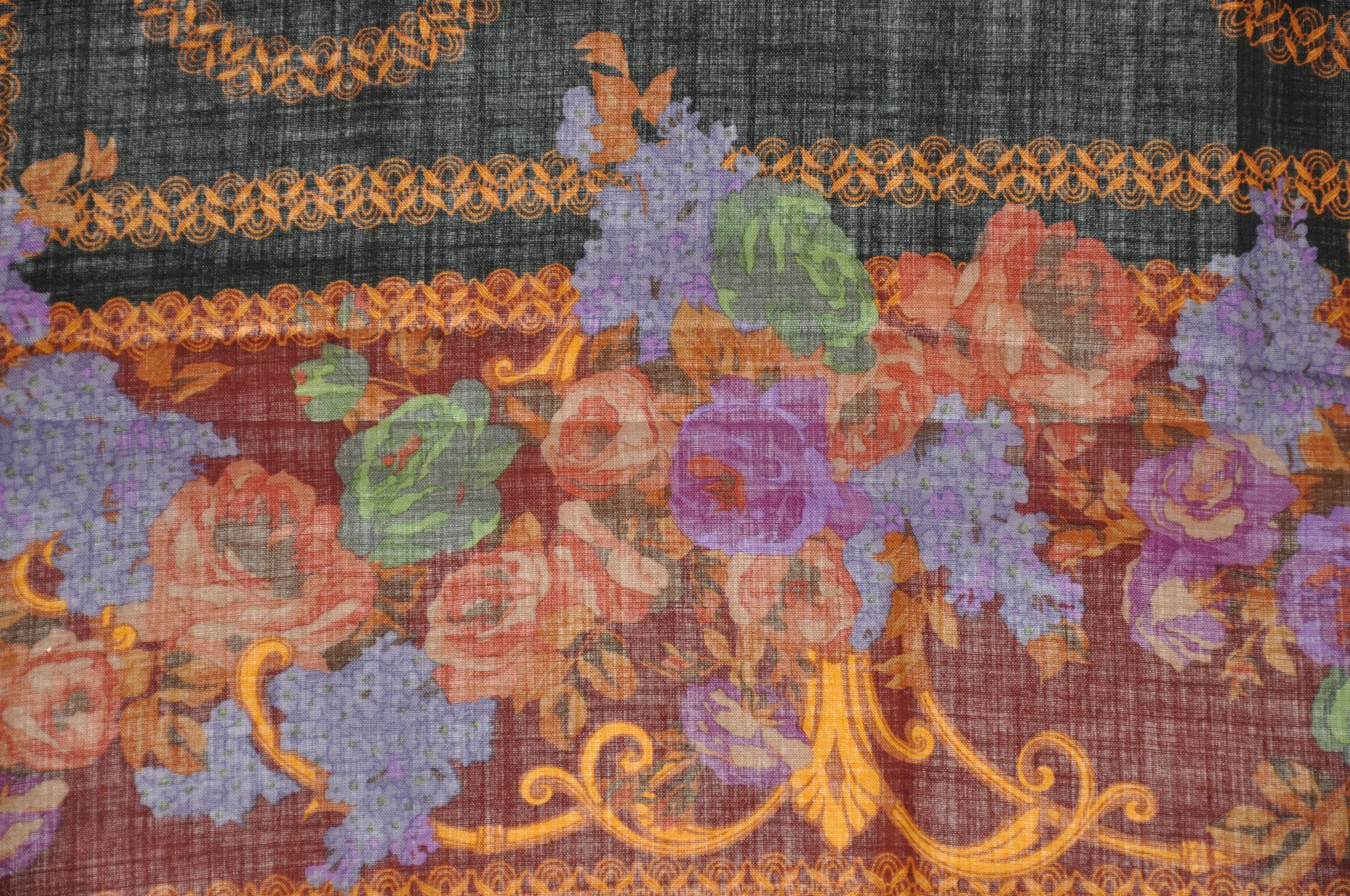 Marron Nina Ricci - Superbe châle en laine challis « Autumn Foliage » avec franges et détails à franges en vente