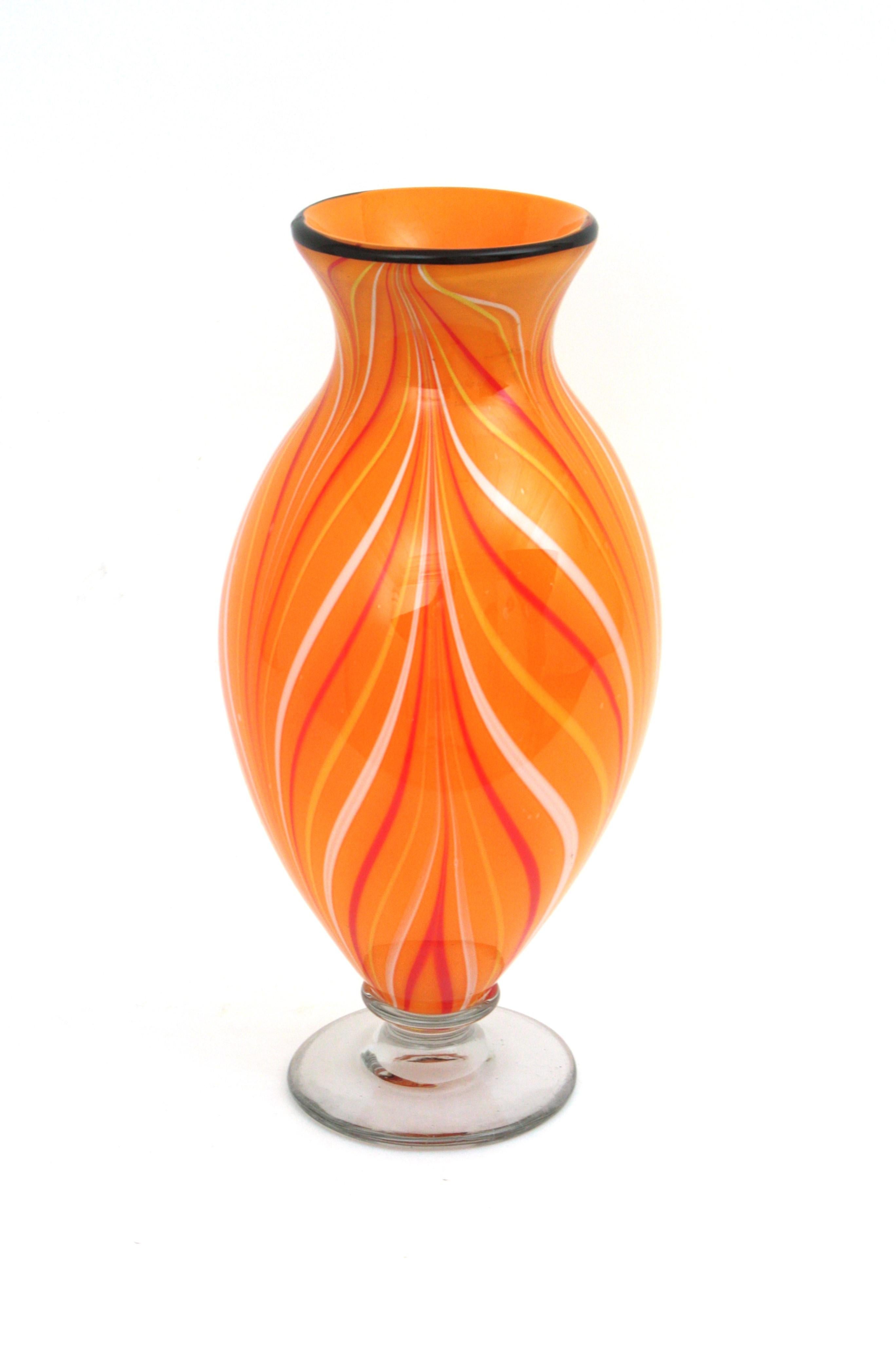 Grand vase en verre d'art de Murano rayé orange Bon état - En vente à Barcelona, ES