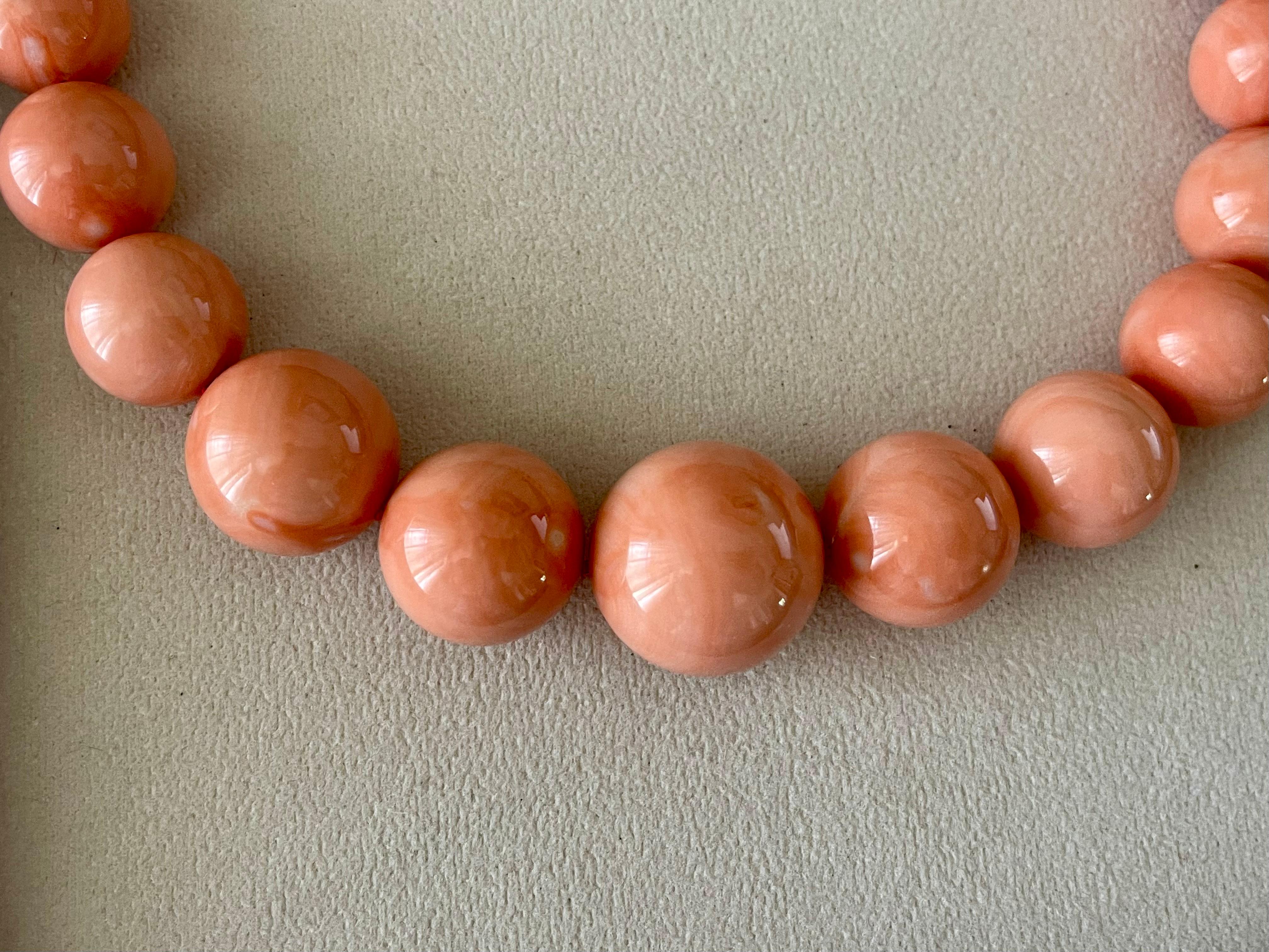 Contemporary Huge orangy pink Coral bead Necklace 18 yellow Gold Diamond Clasp Sabbadini For Sale