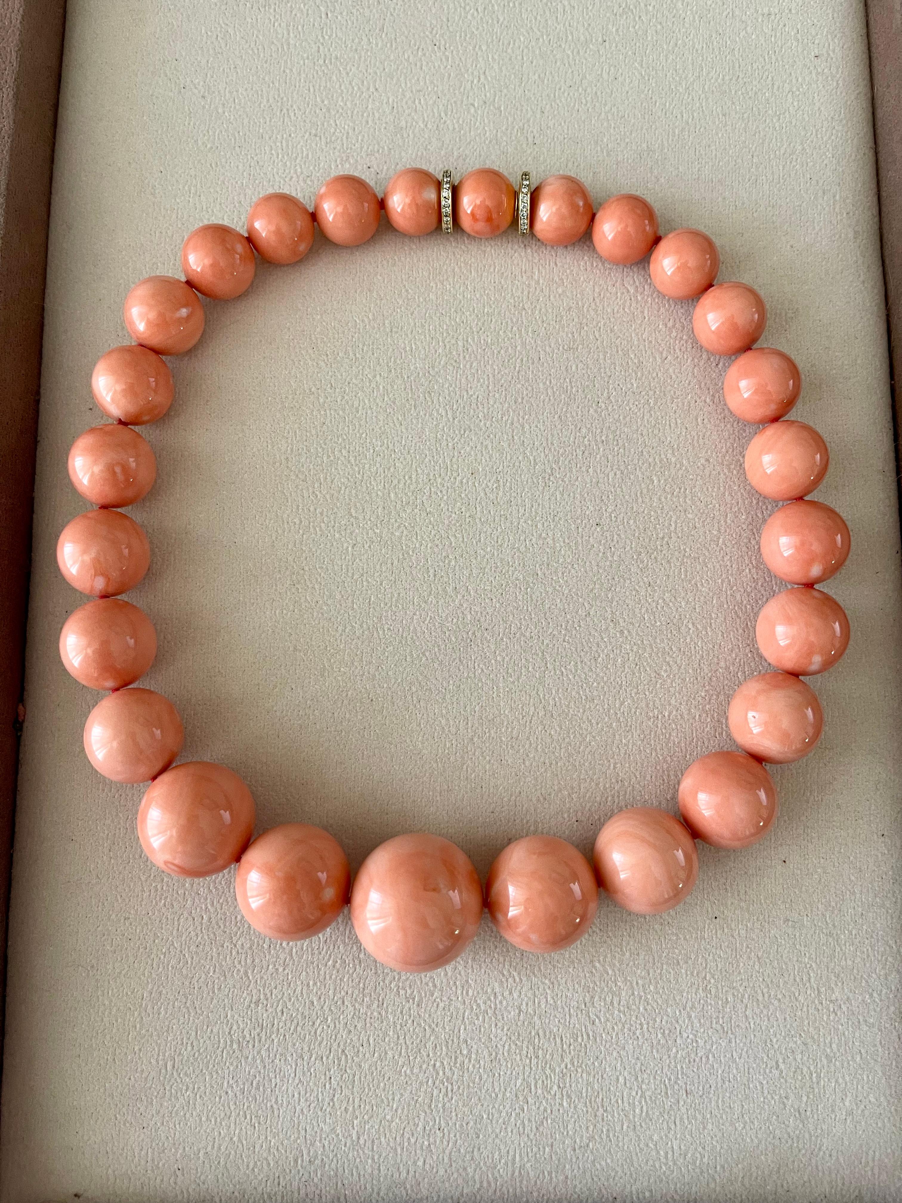 Women's Huge orangy pink Coral bead Necklace 18 yellow Gold Diamond Clasp Sabbadini For Sale