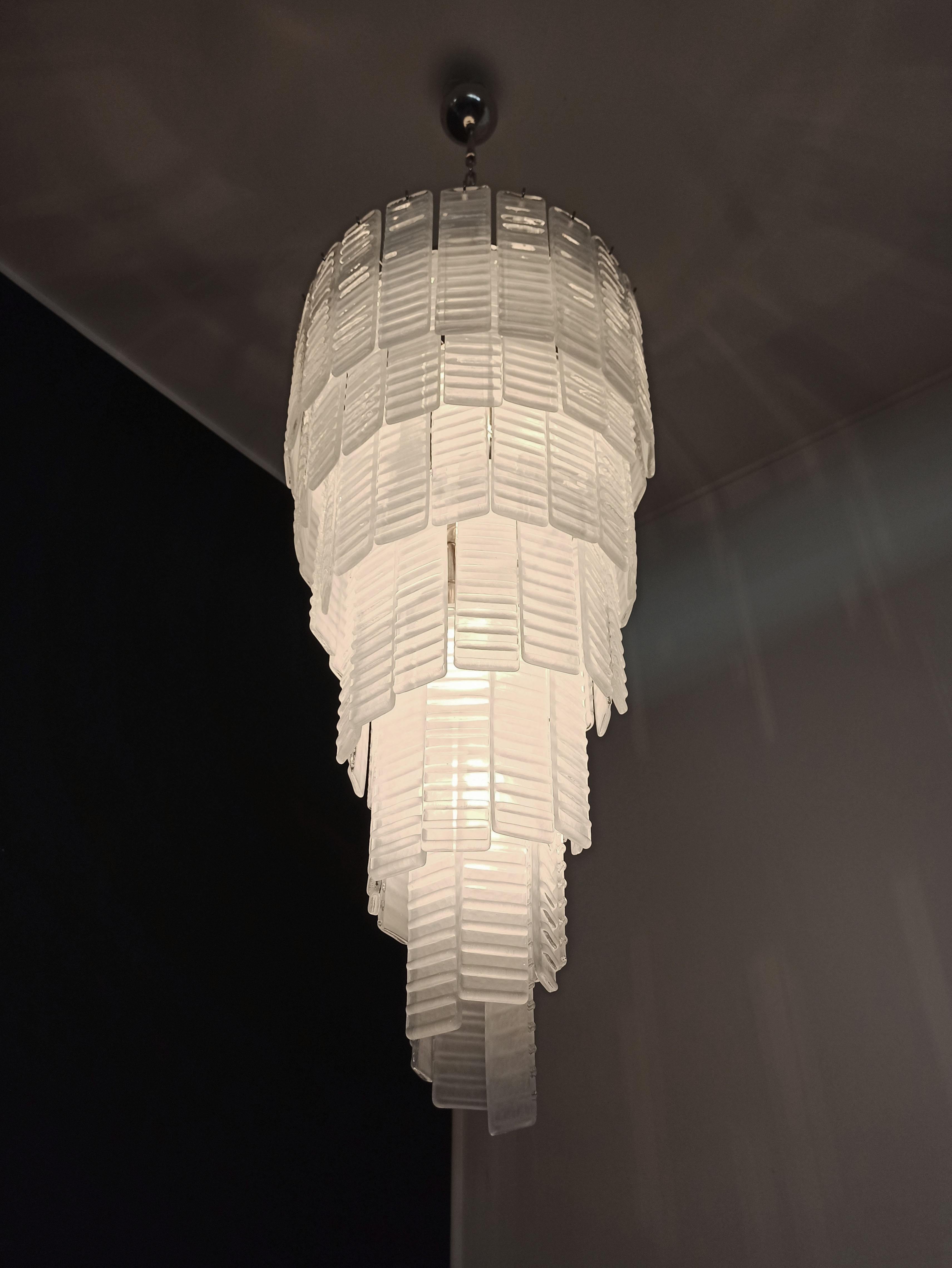 Enorme coppia di lampadari di Murano in vendita 5