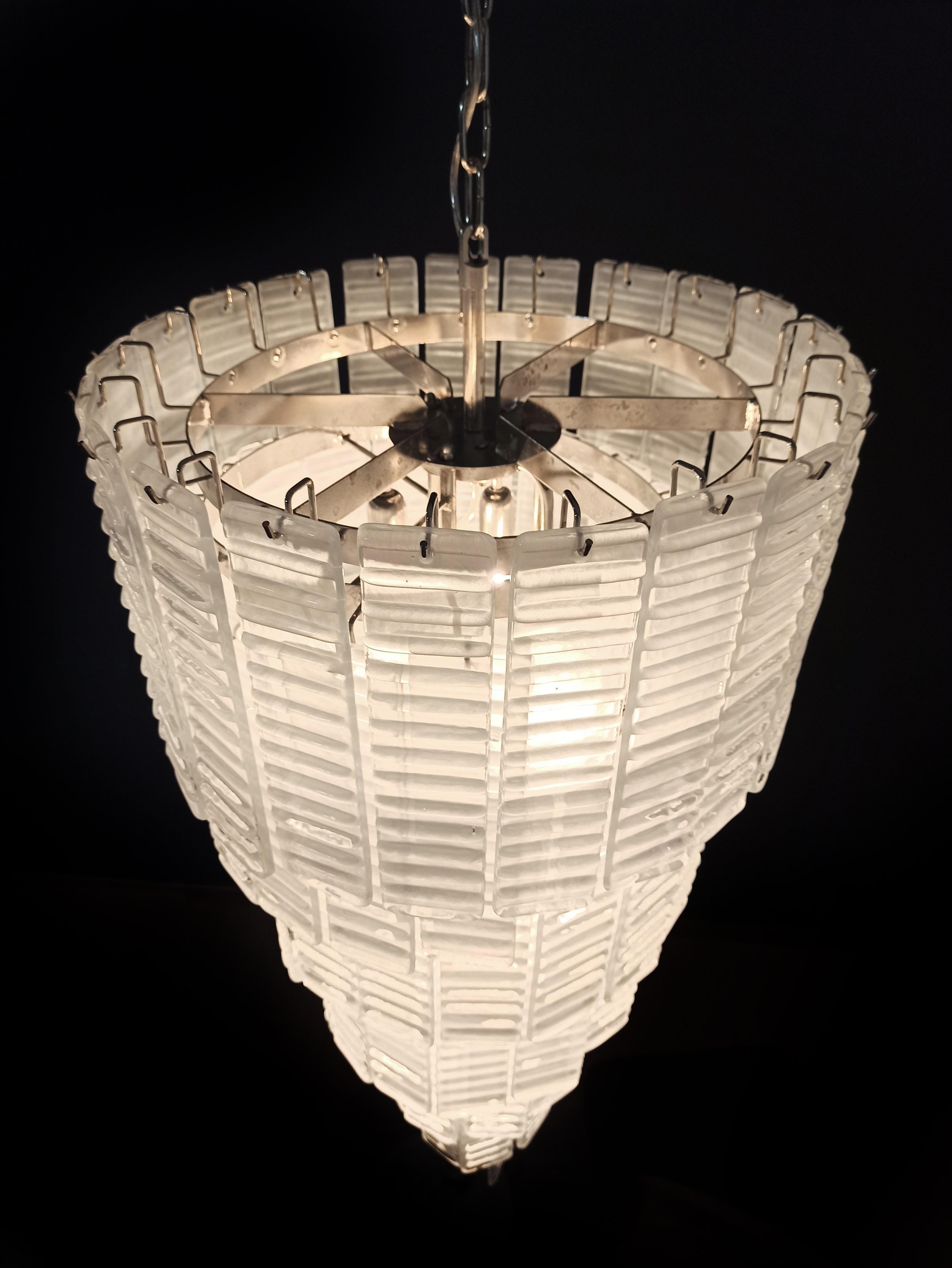 Metallo Enorme coppia di lampadari di Murano in vendita