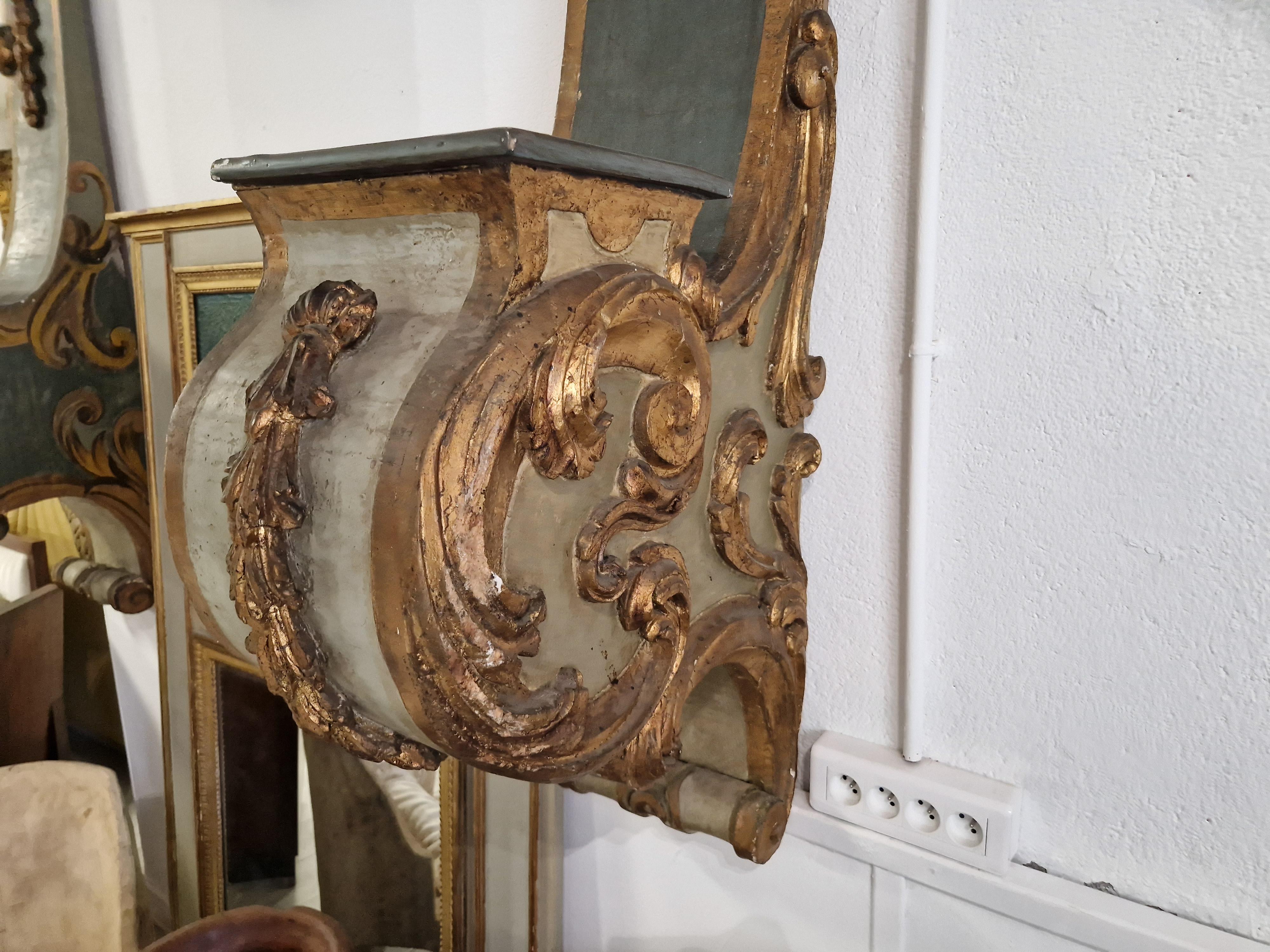 Enorme coppia di console francesi del XVIII secolo Luigi XVI in vendita 1