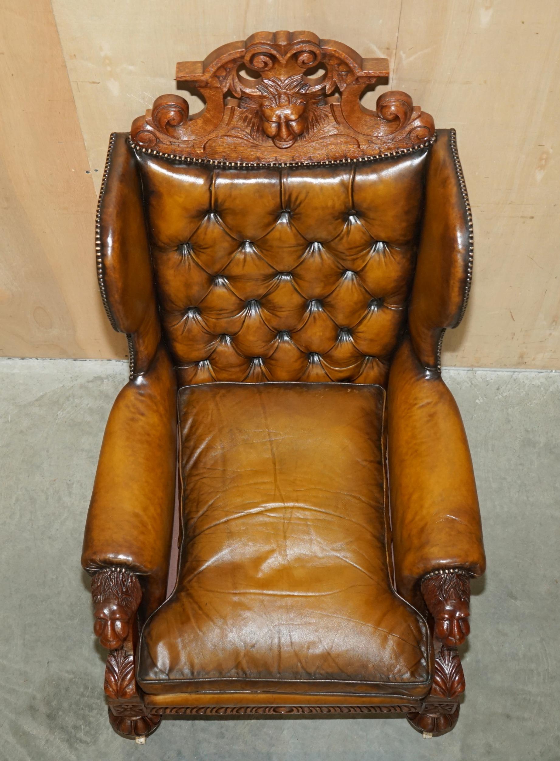 HUGE PAIR OF ANTiQUE VICTORIAN LION CARVED CHESTERFIELD BROWN LEATHER ARMCHAIRS For Sale 5