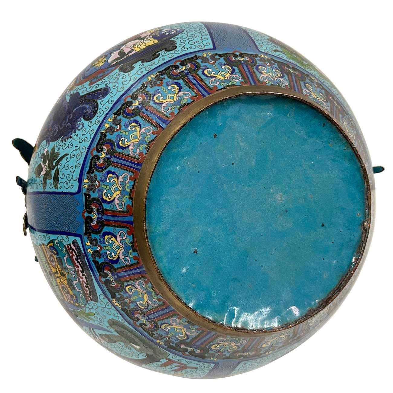Huge Pair of Early 20th Century Antique Chinese Cloisonne Pots/Vases For Sale 10