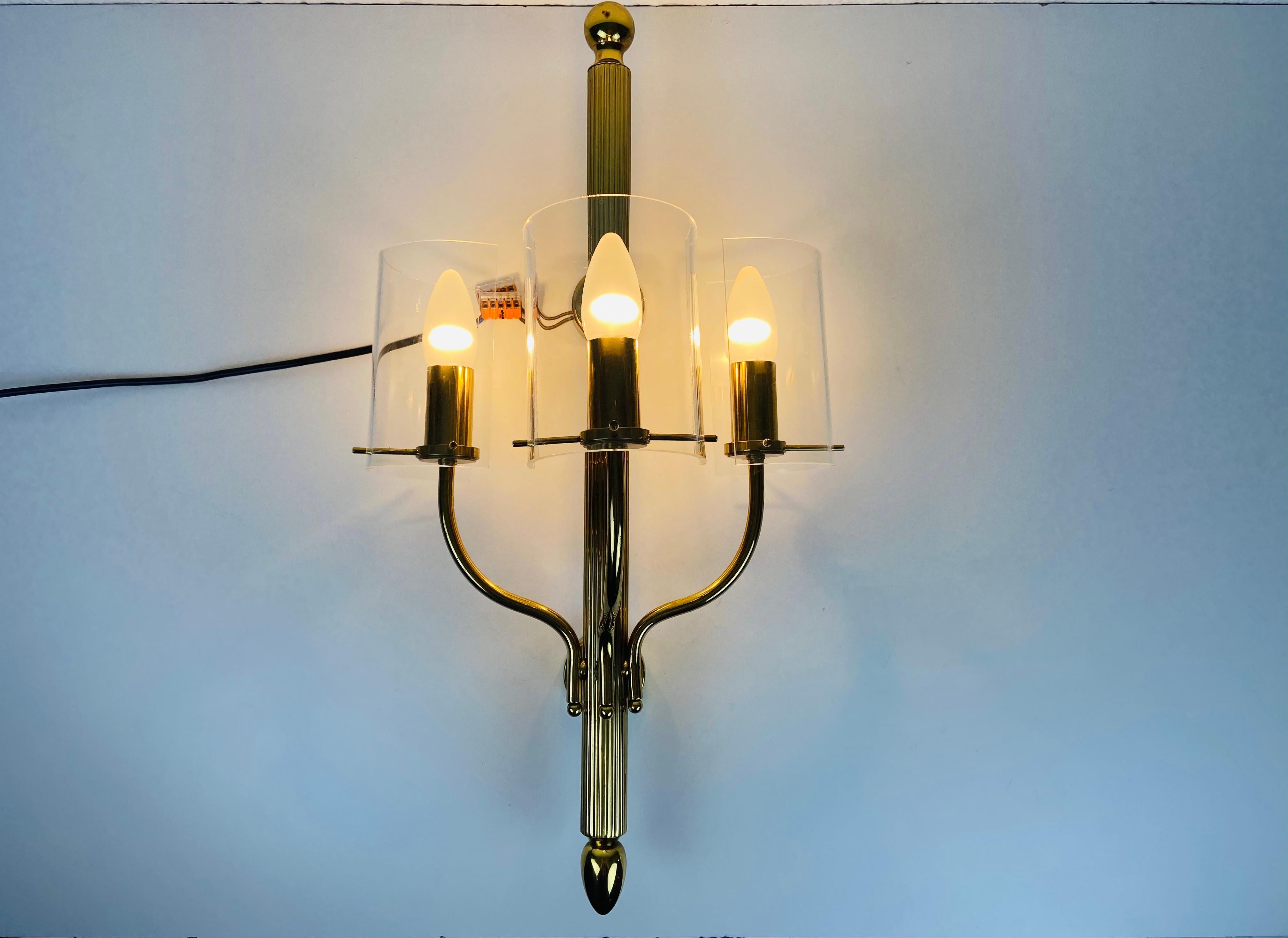 Huge Pair of Mid-Century Modern Brass and Perspex Cinema Wall Lamps, 1950s For Sale 6