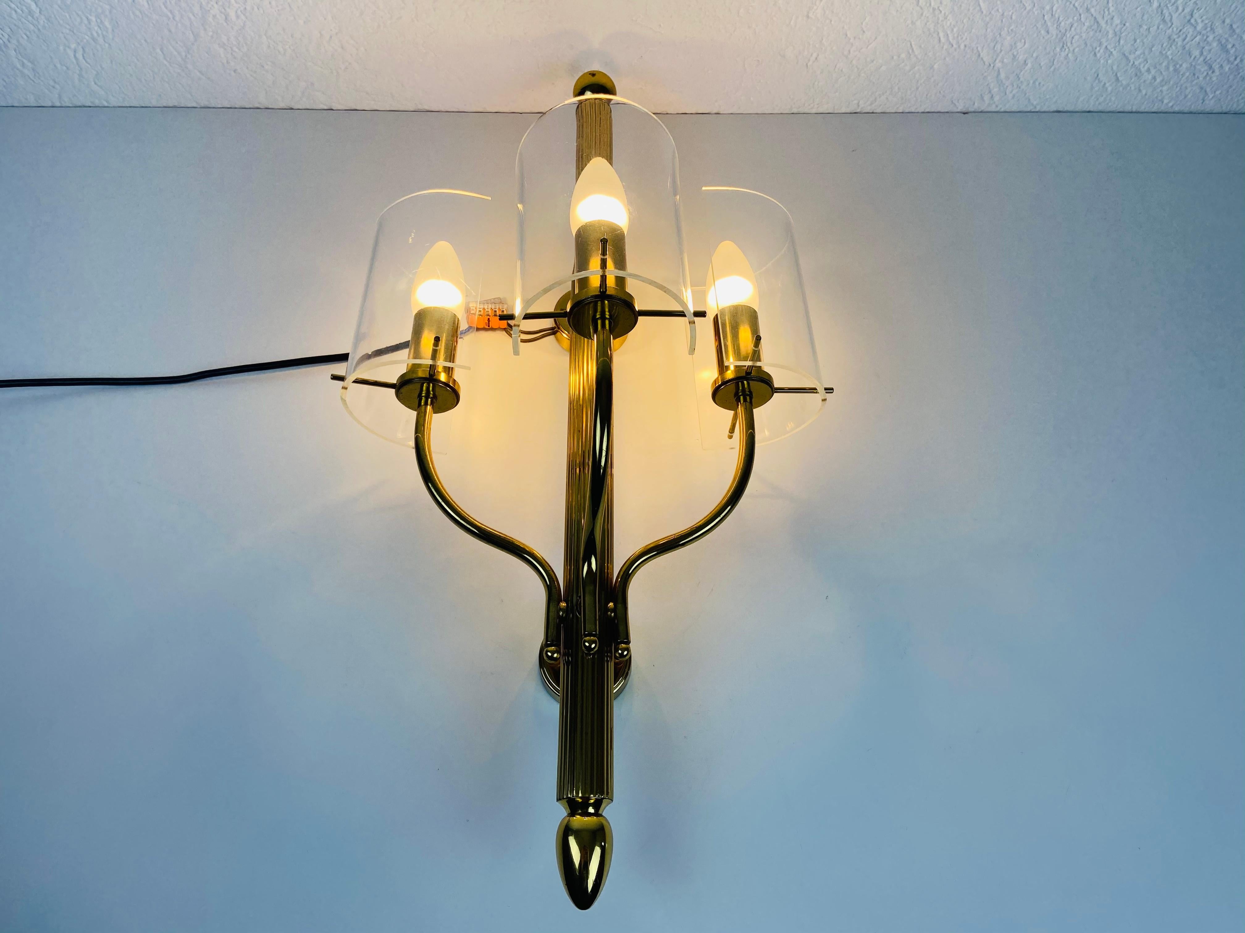 Huge Pair of Mid-Century Modern Brass and Perspex Cinema Wall Lamps, 1950s For Sale 7