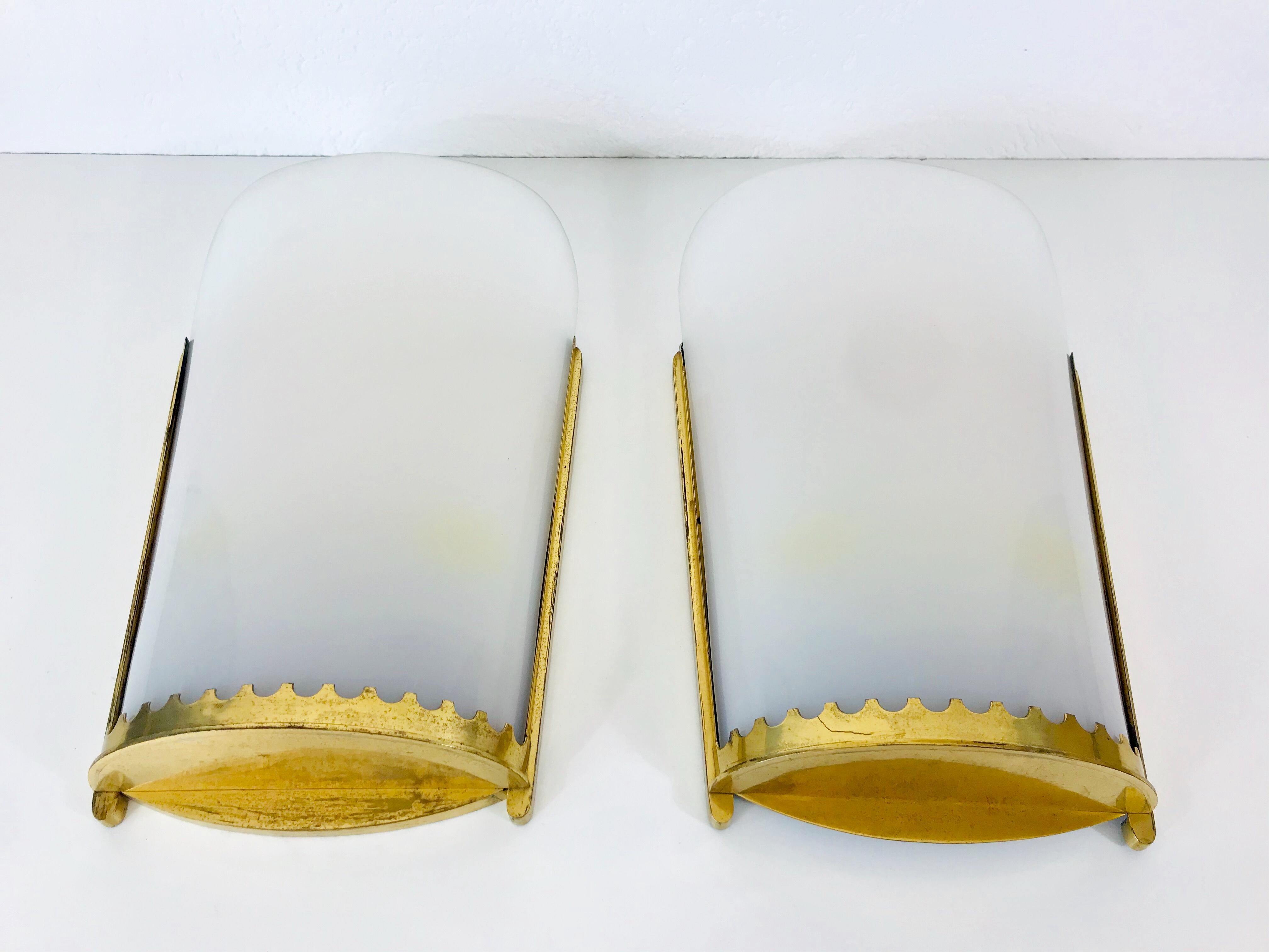 Italian Huge Pair of Mid-Century Modern Brass and Perspex Cinema Wall Lamps, 1950s For Sale